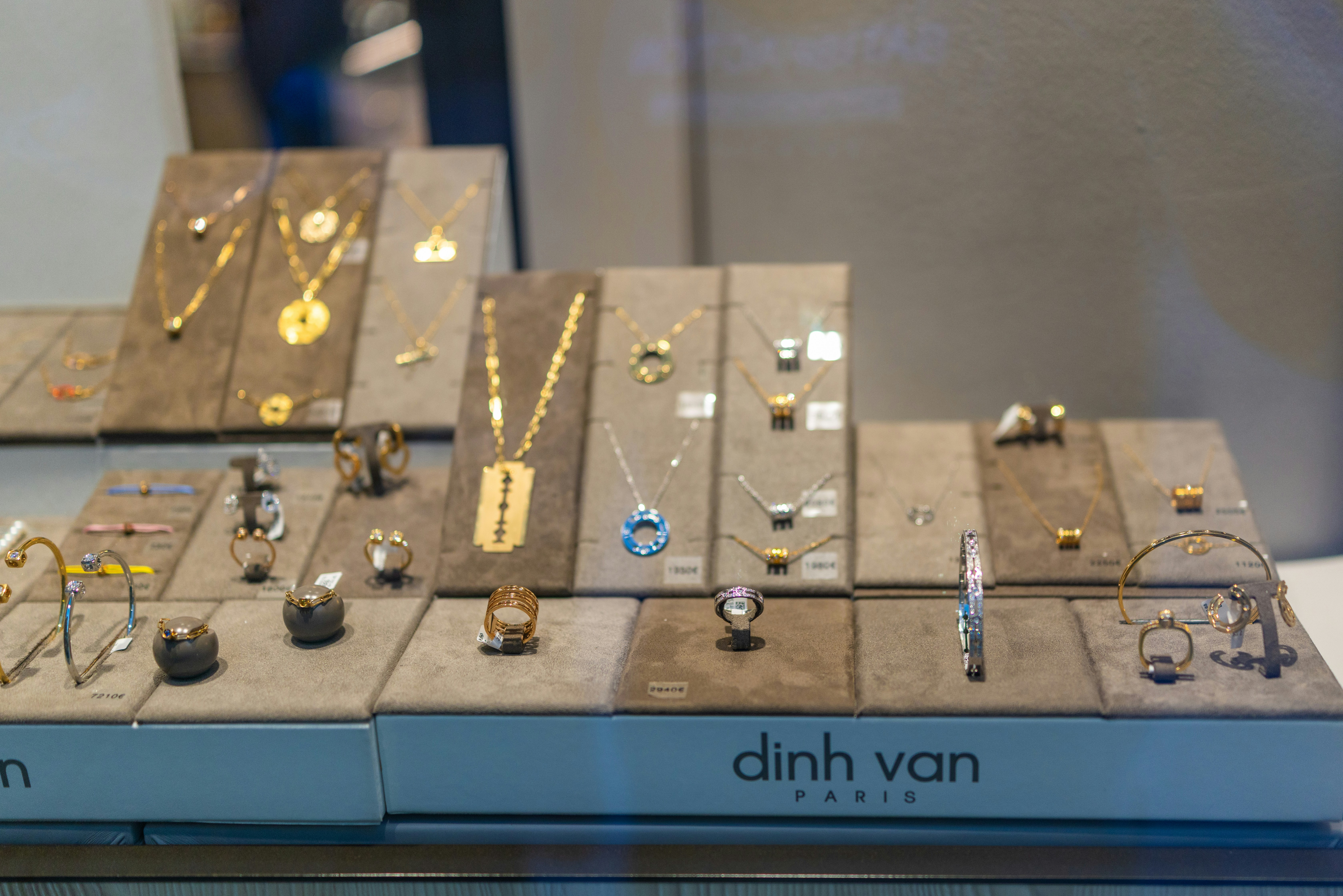 independent jewelry brand