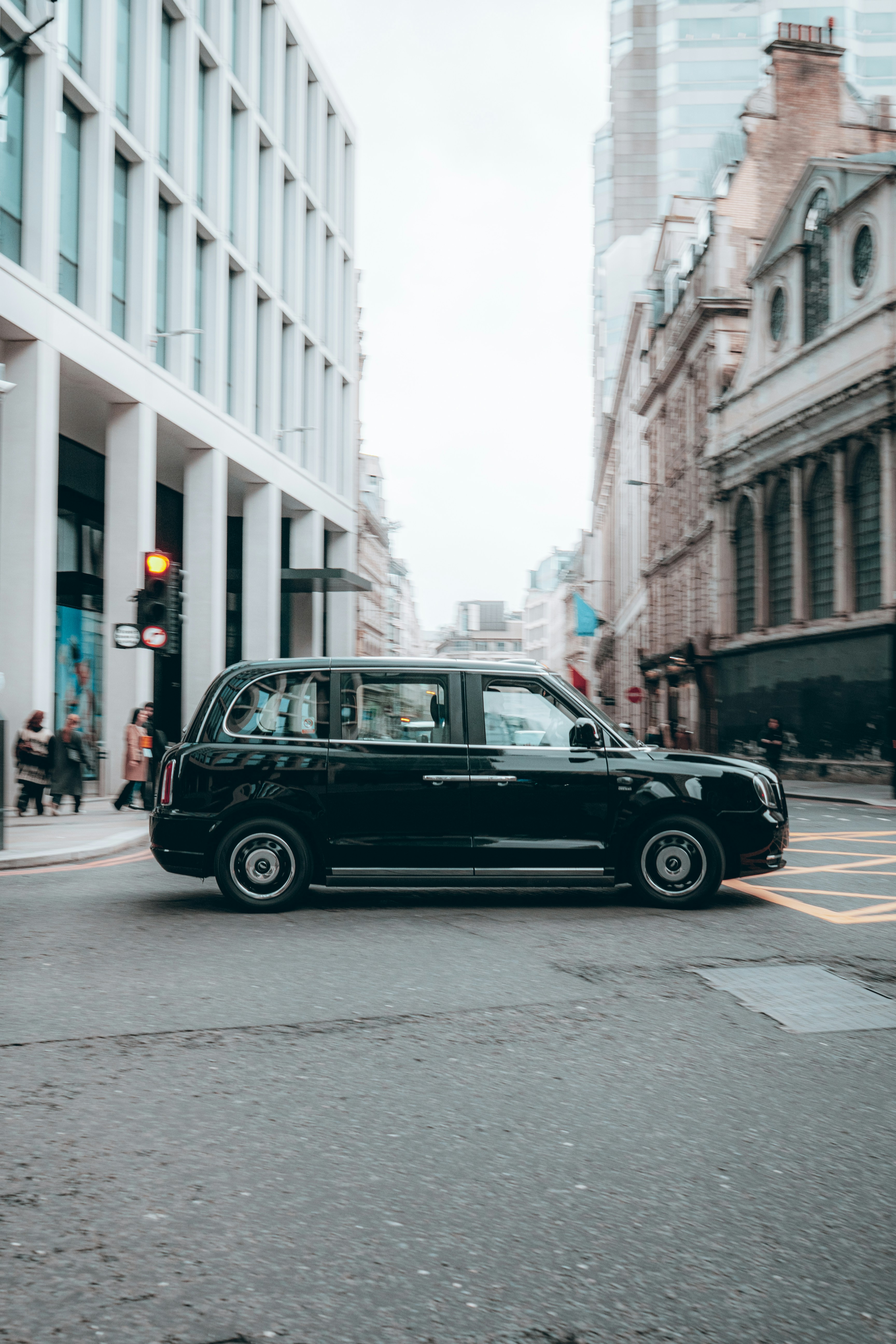 london black cab wallpaper, wallpaper, London Black Cab Weddings: A Unique Celebration 6