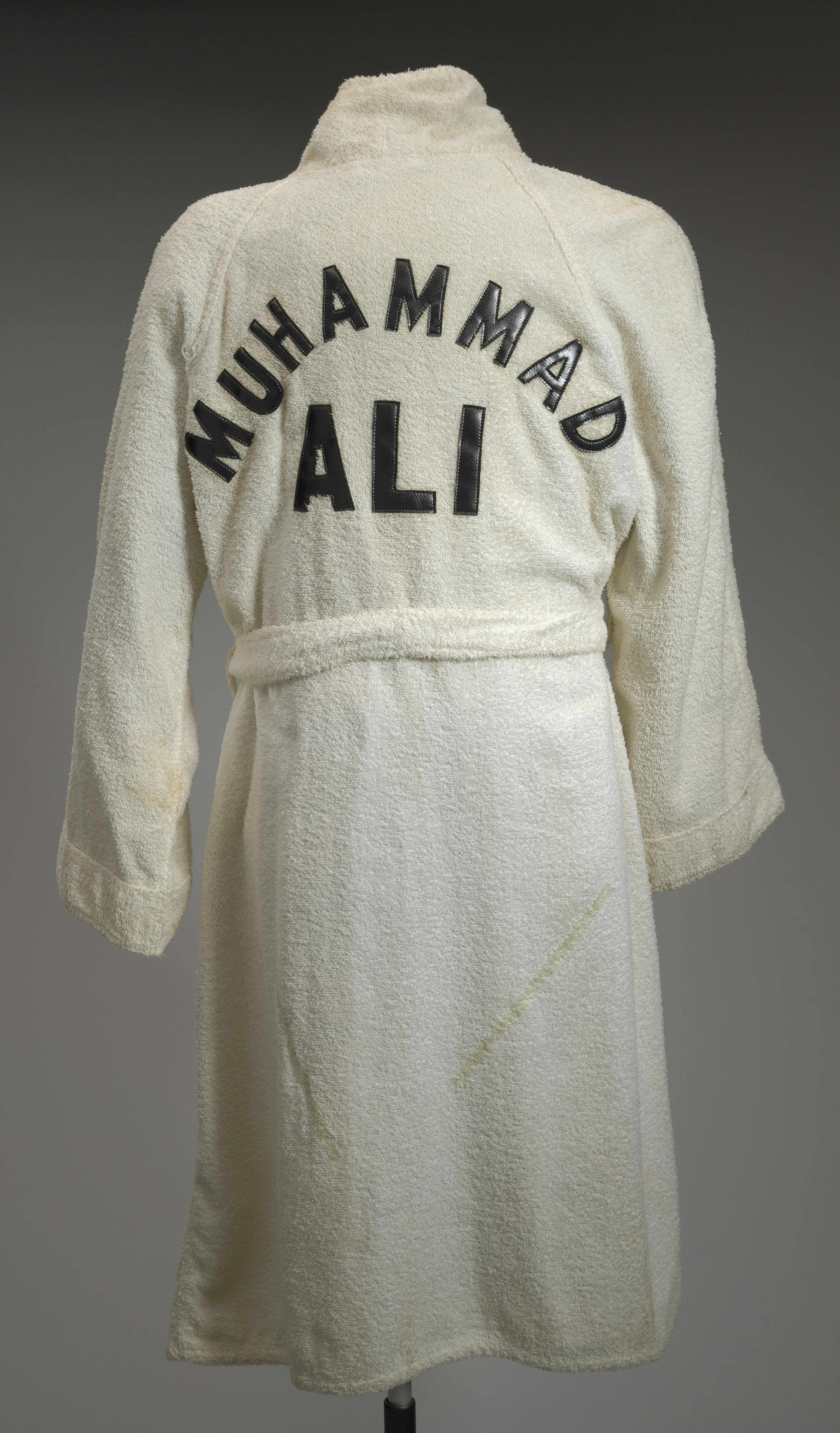 White robe with muhammad ali printed on back photo – Free Boxing Image ...