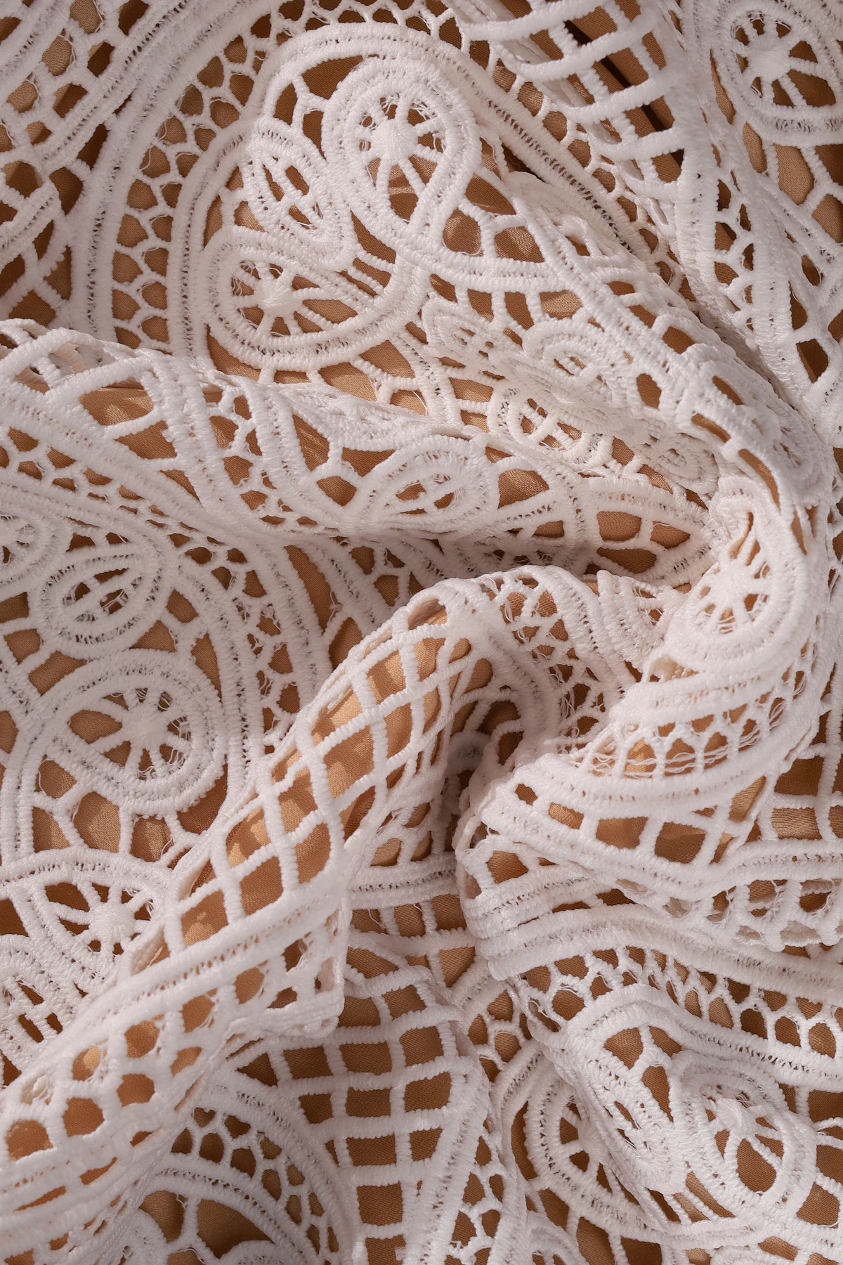 Cotton Versus Lace Bras, Which One Suits Pakistani Weather Better