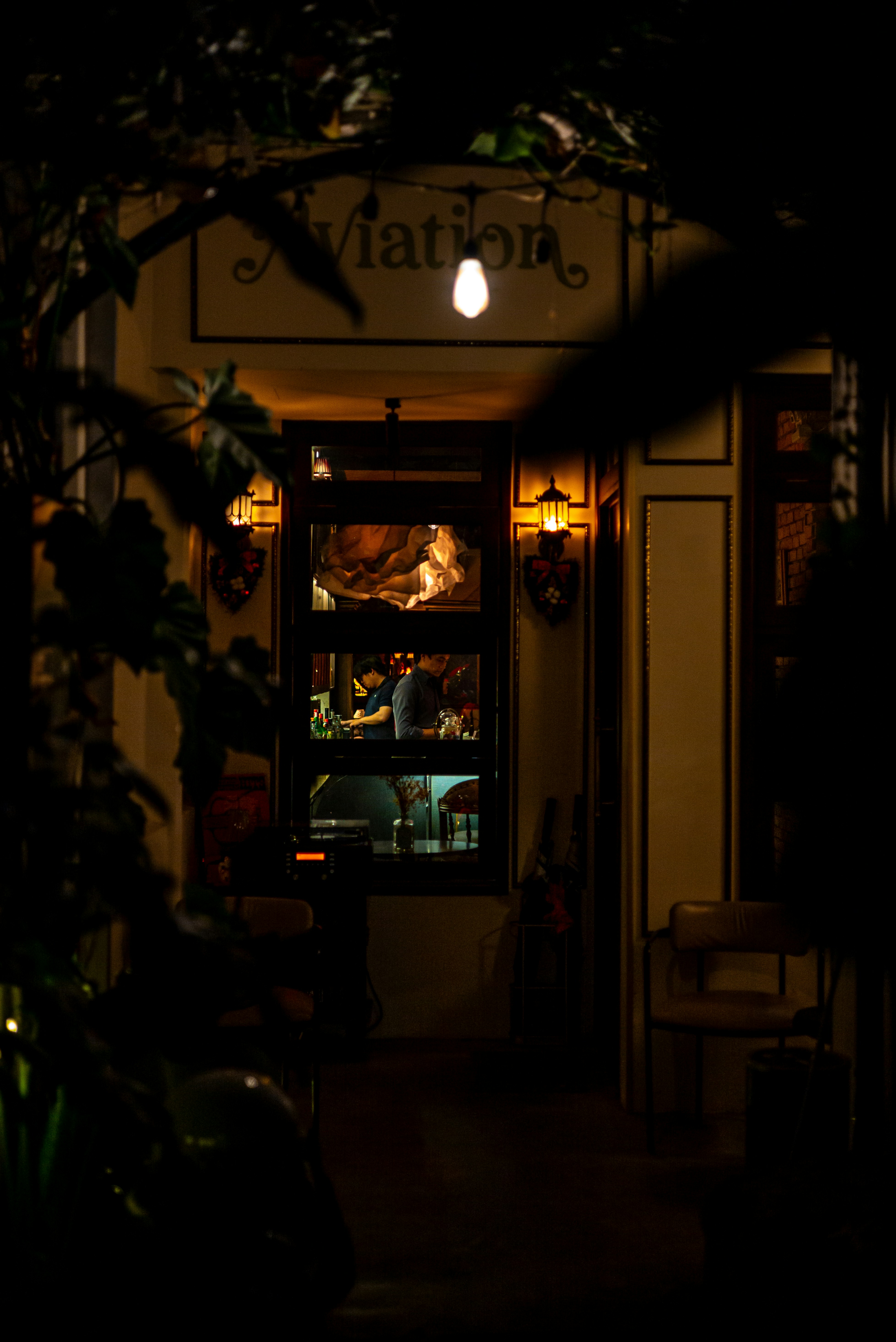 Restaurant bar