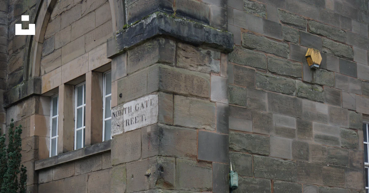 Barrak Sign Stone building corner with barrack street sign photo – Free ...