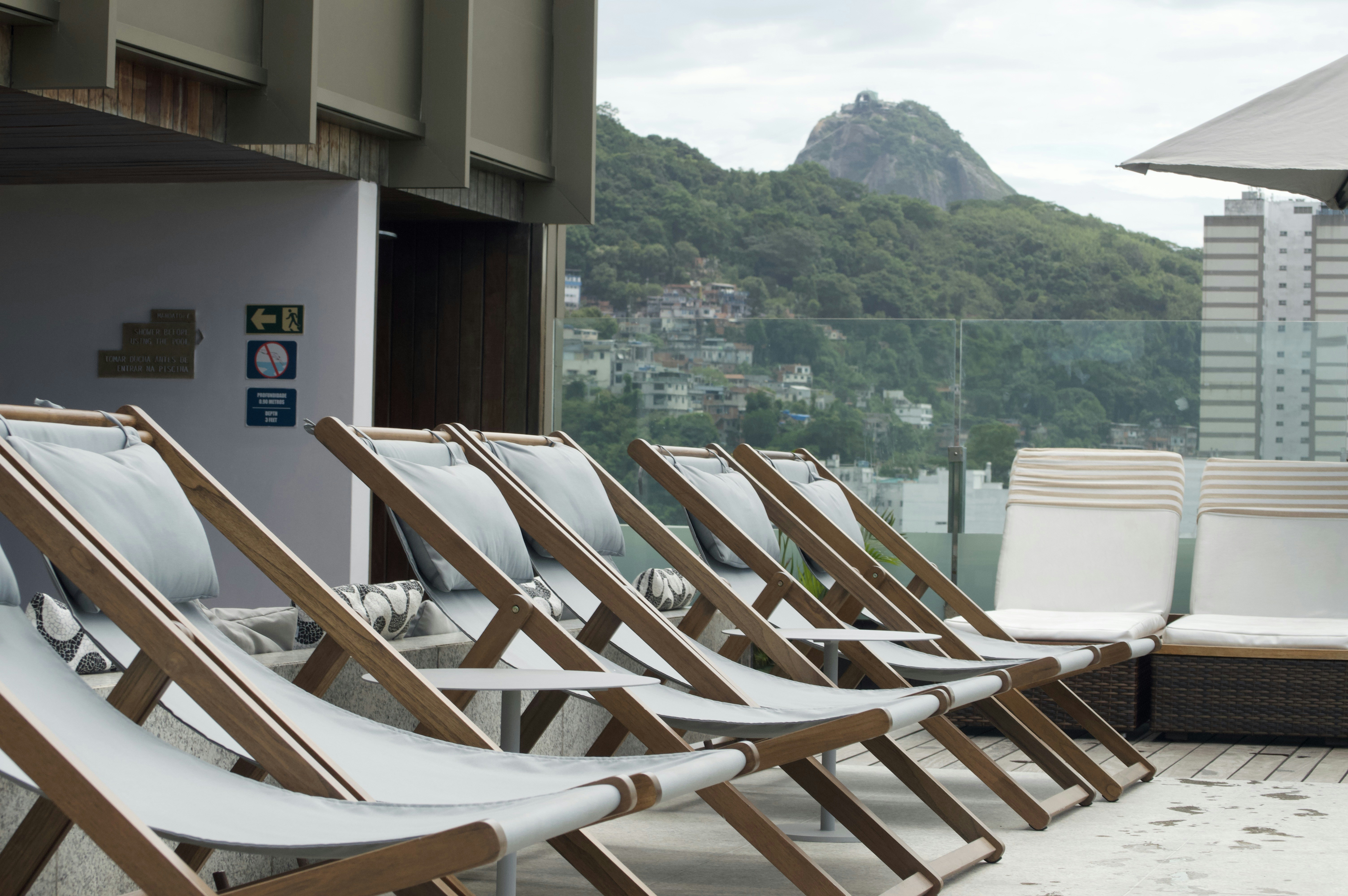 Rio de Janeiro skyline LinkedIn background — photo by Frank MANICAPELLI