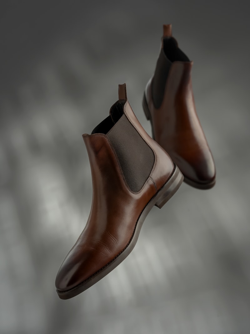 Polerowane brązowe chelsea boots