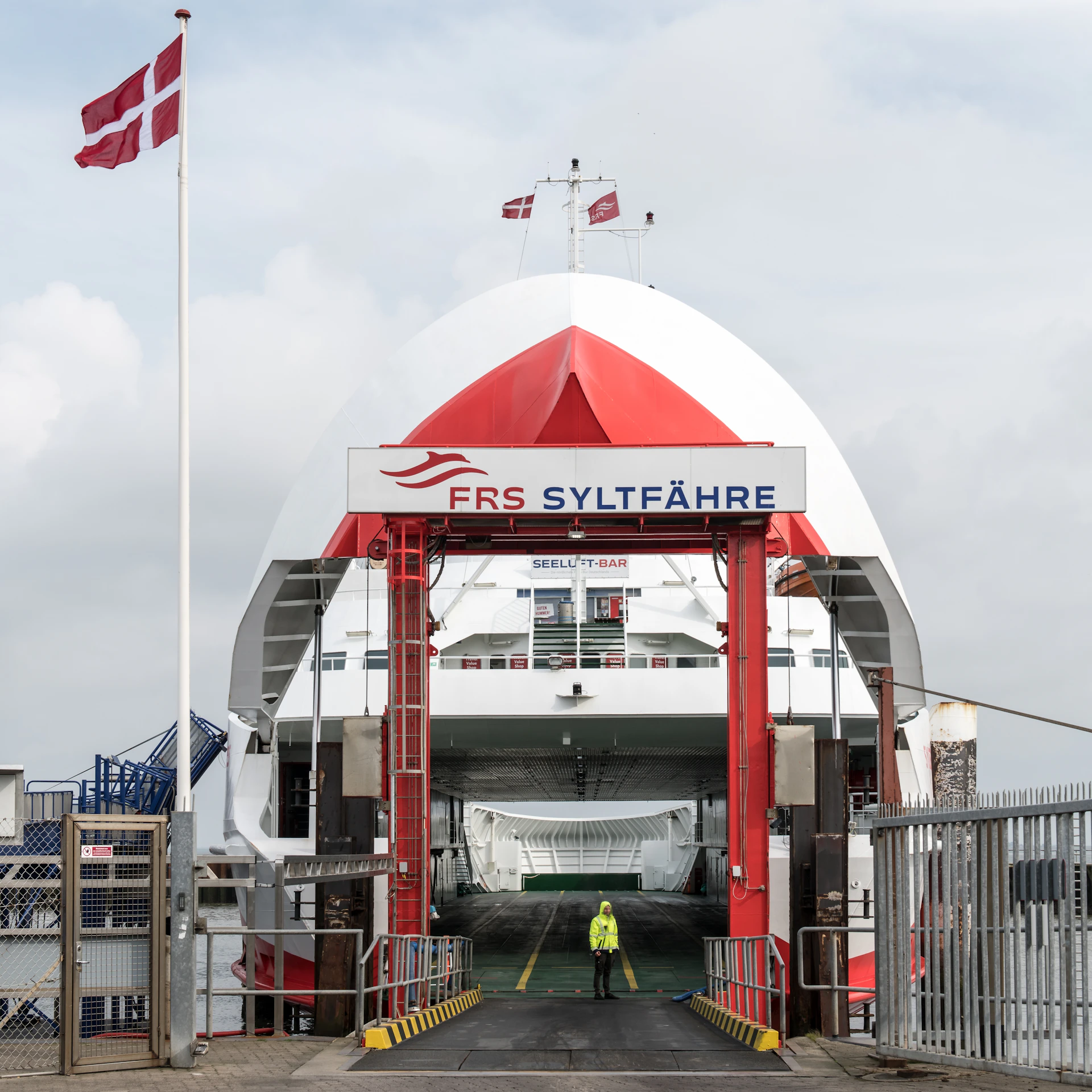 A ferry with frs syltfaehre written on it
