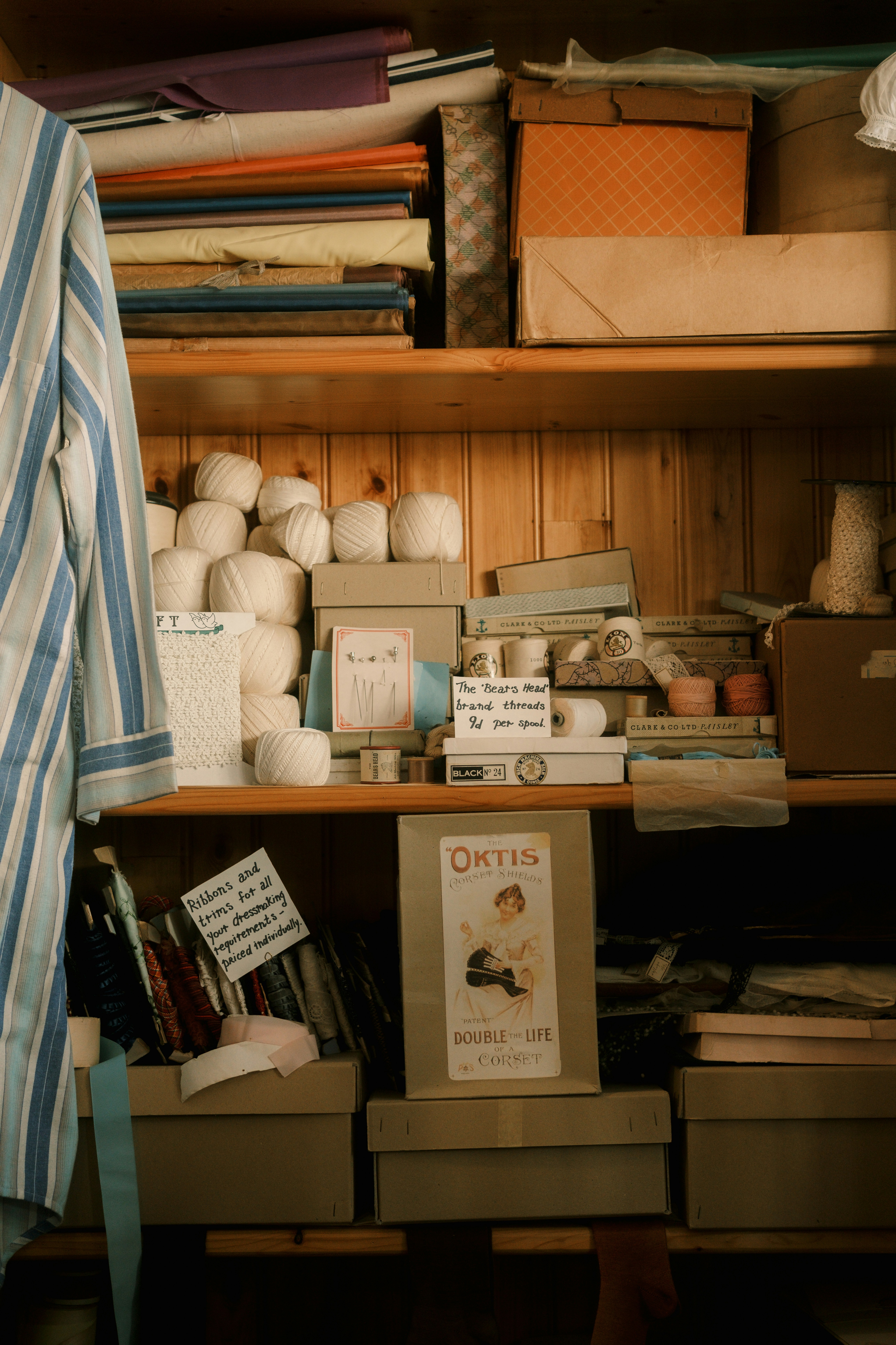 aesthetic craft room, wallpaper, Amazon Prime Crafts for Adults: Creative Ideas and Easy Kits 1