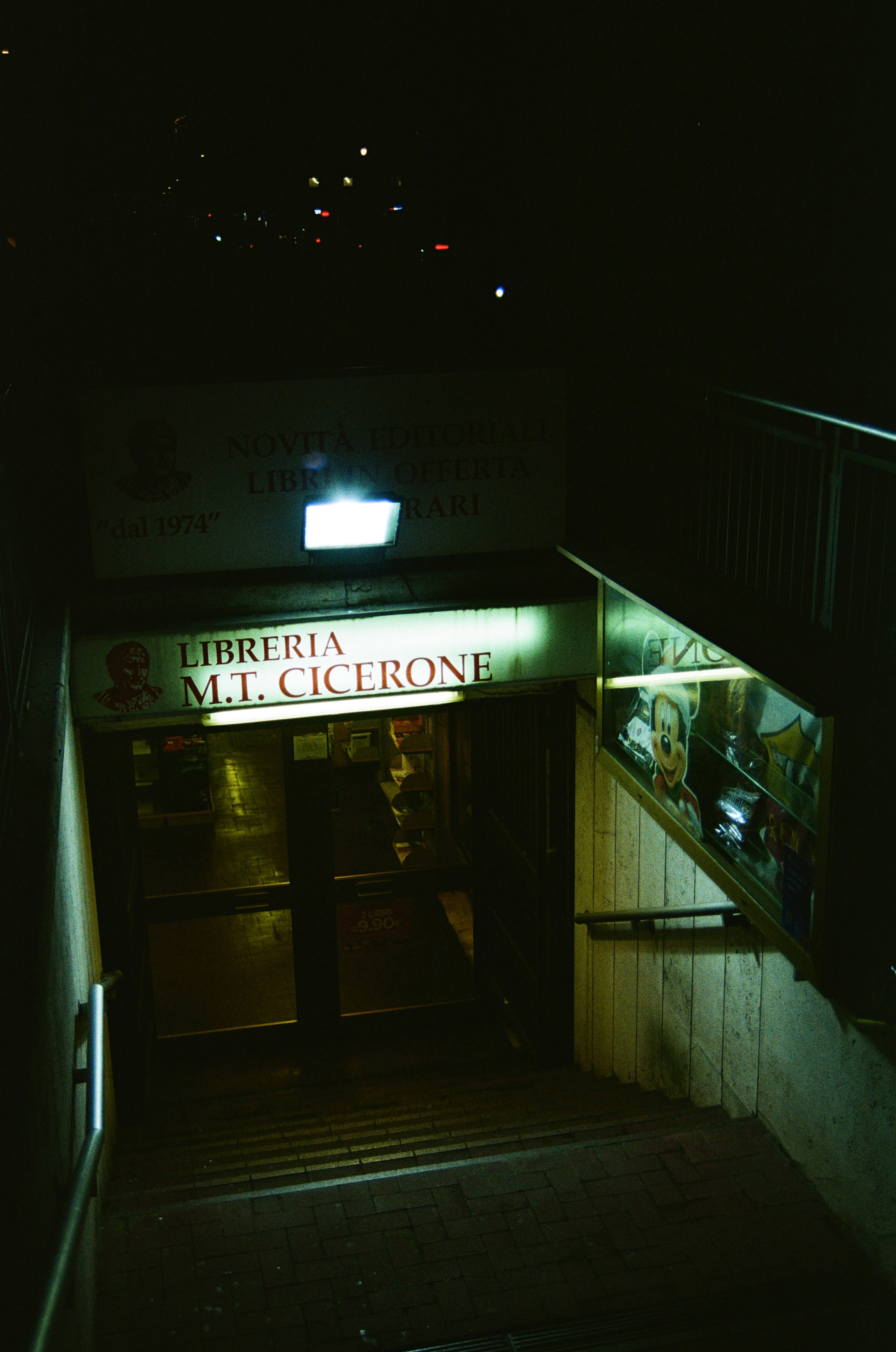 Entrance to libreria m.t. cicerone at night