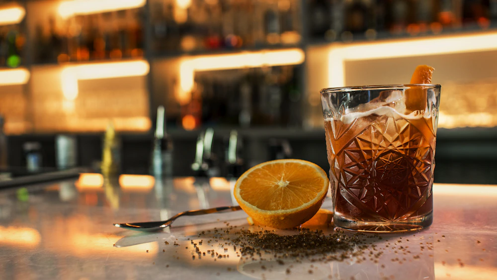 Spritz Bitter con fetta d'arancia