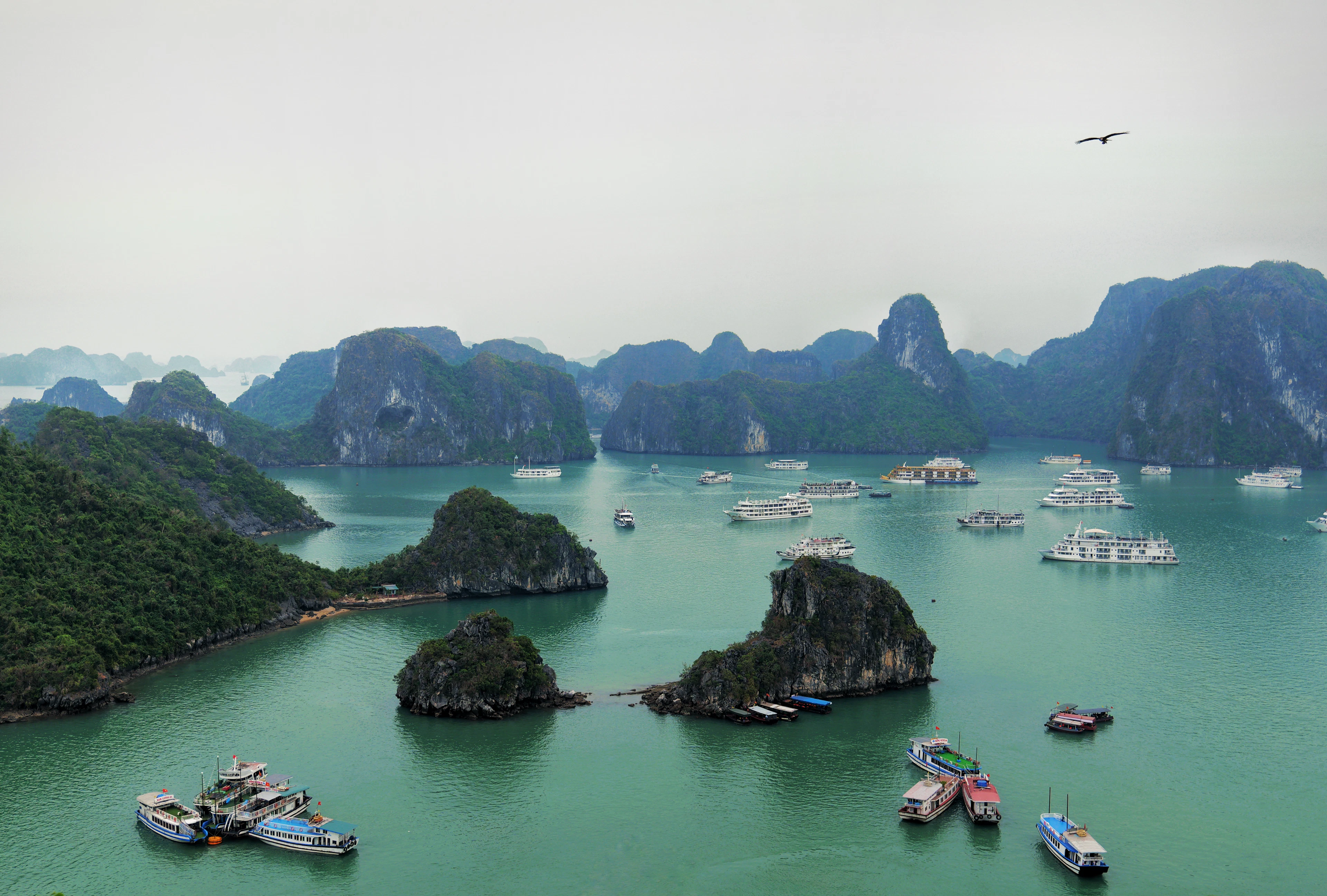 Ha Long Bay — photo 3