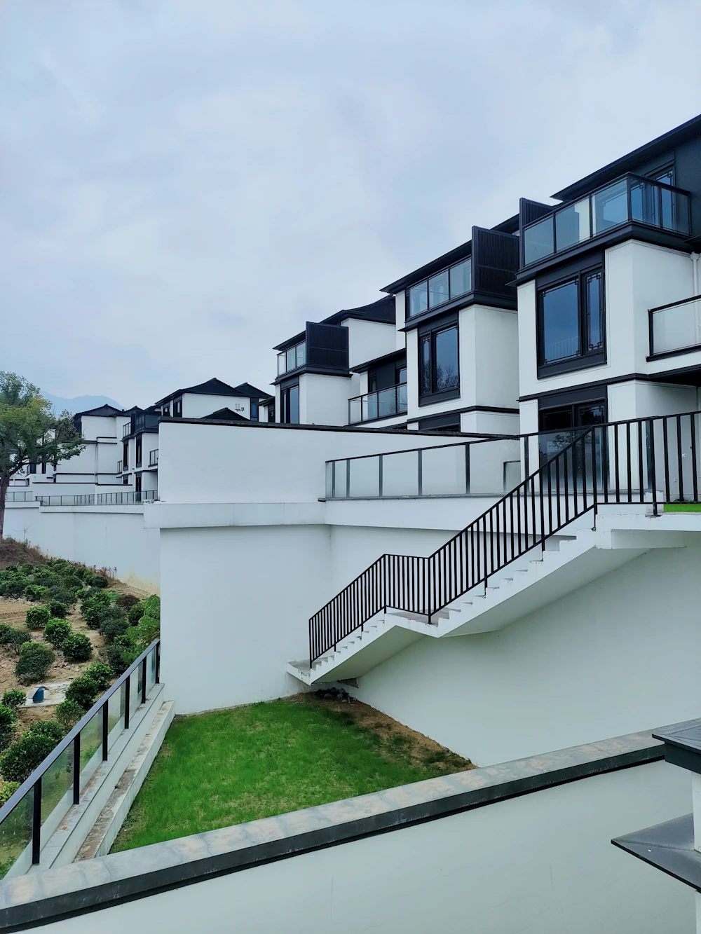 Row of modern multifamily townhouse units