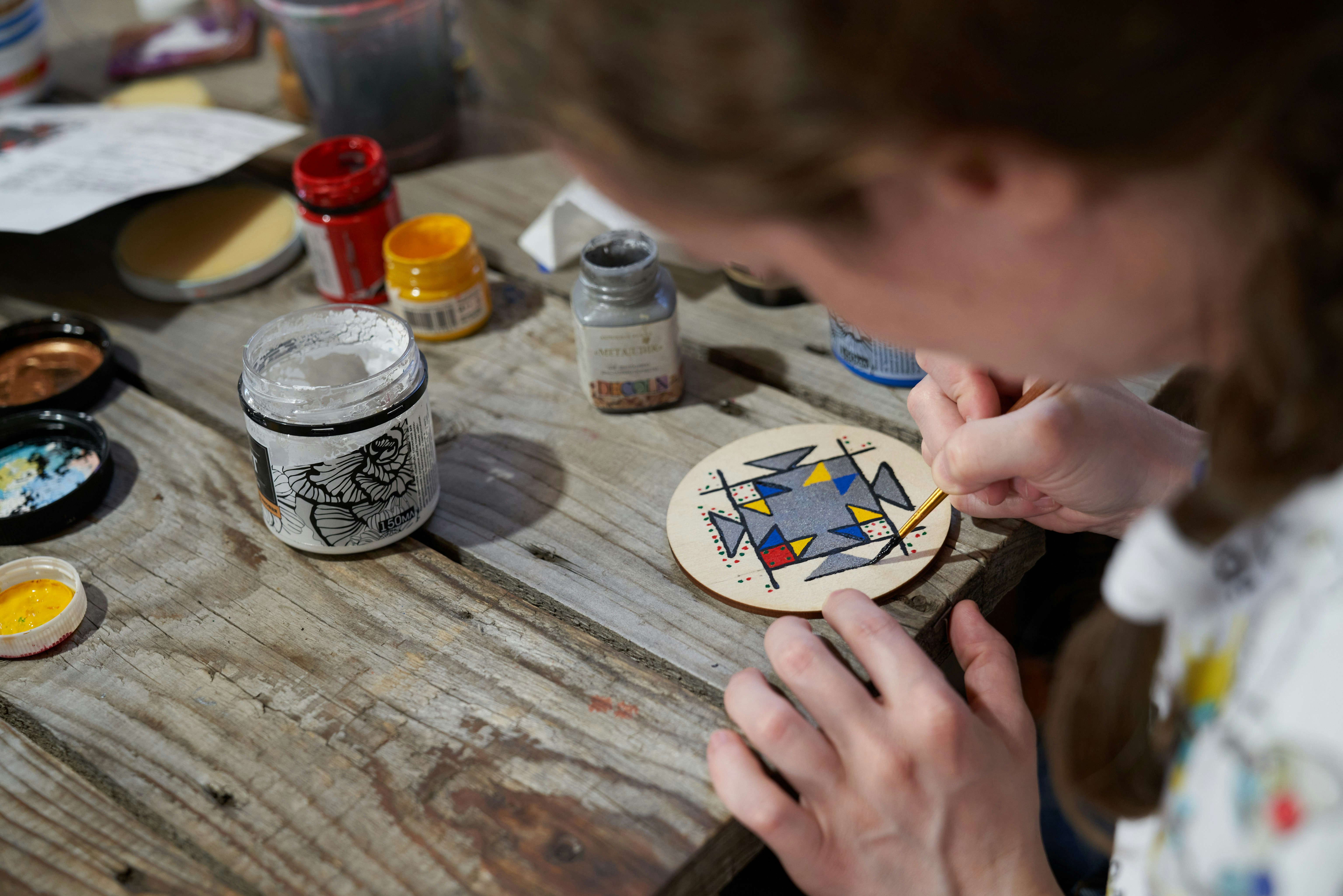 Threading Out: Why Young Americans Are Finding Calm in the Ancient Art of String