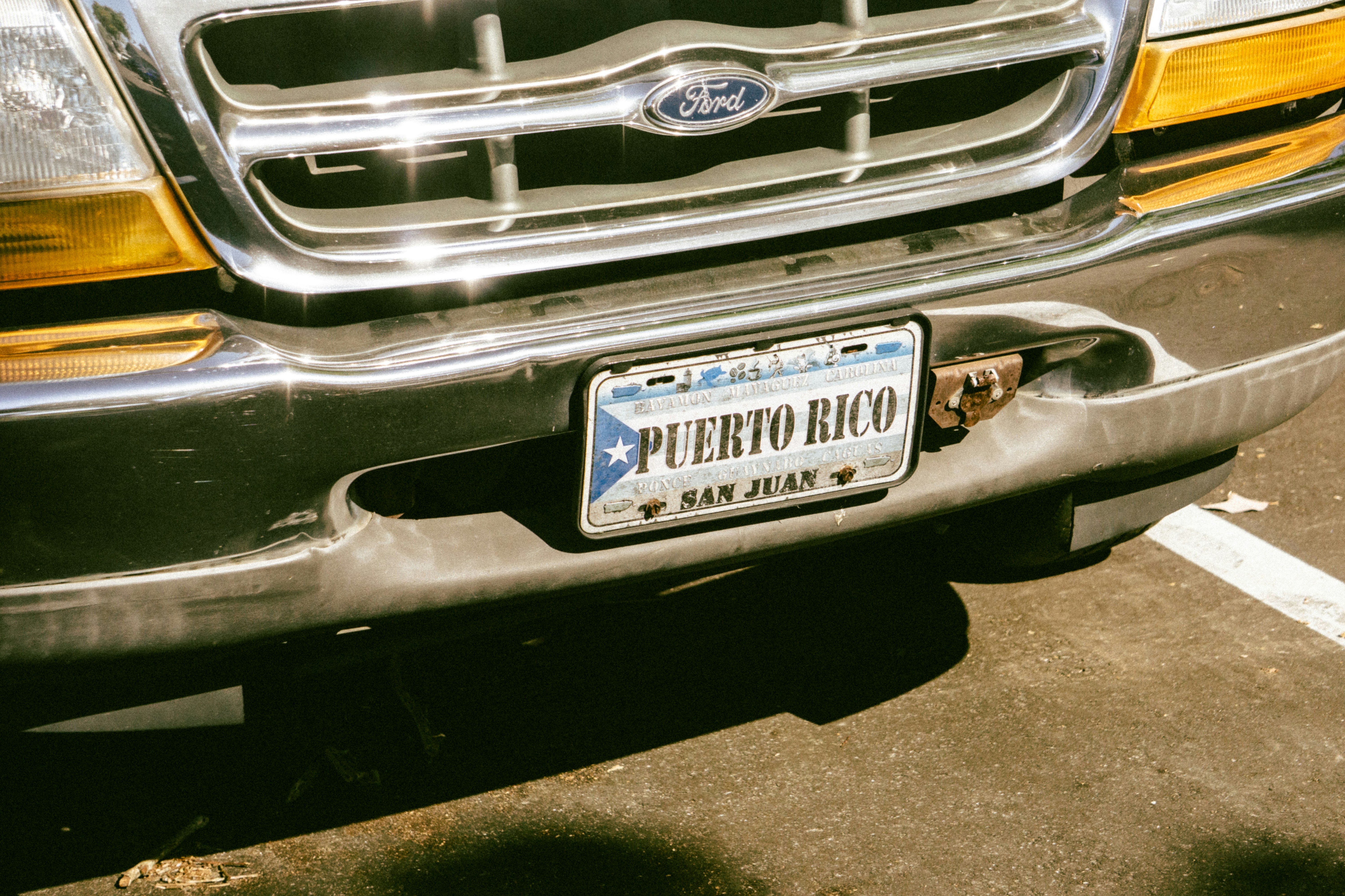 Ford-Lkw mit Puerto-Rico-Kennzeichen
