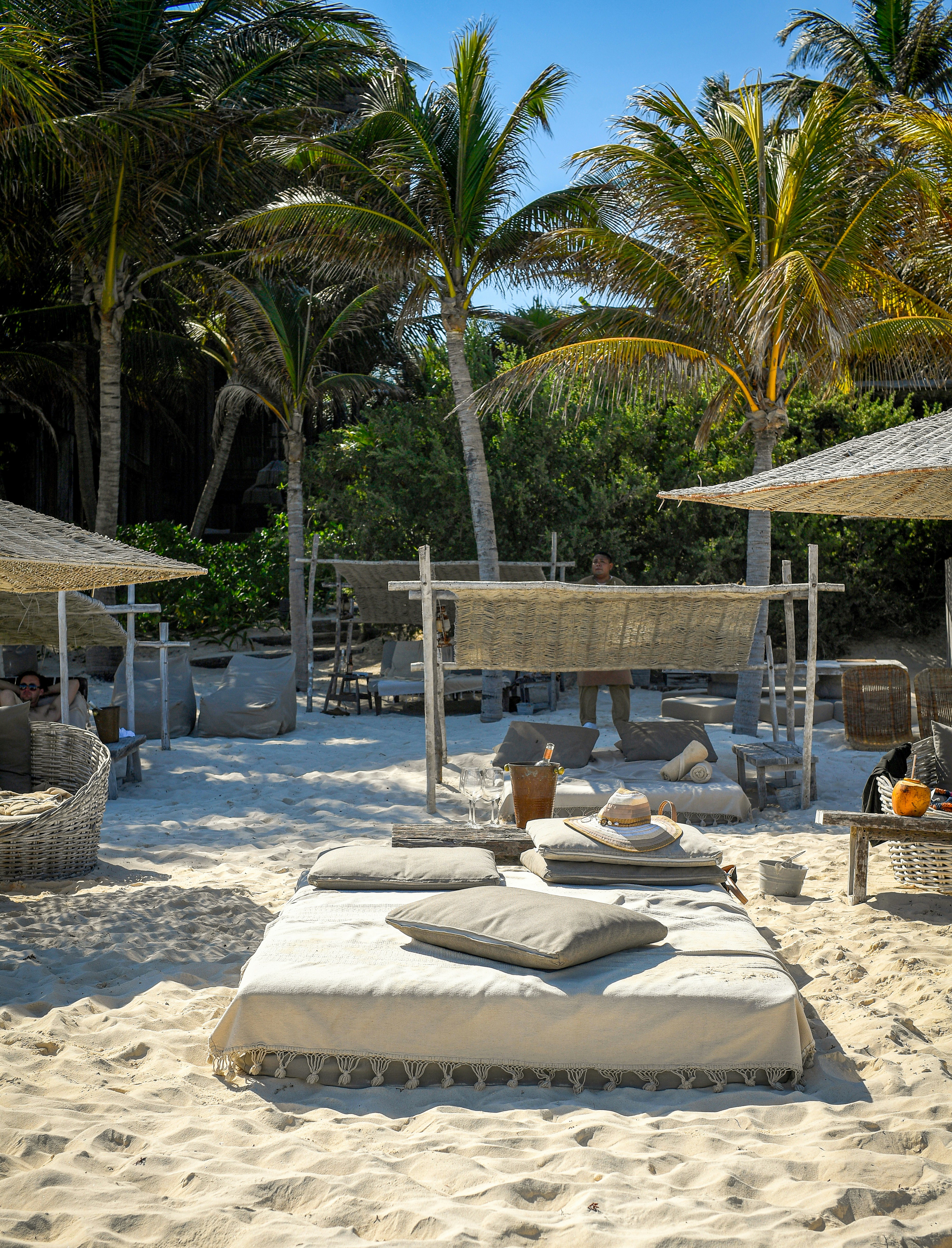 boho outdoor lounge, wallpaper, Organize Outdoor Patio with Bed Frame: Pro Styling & Setup Guide 5