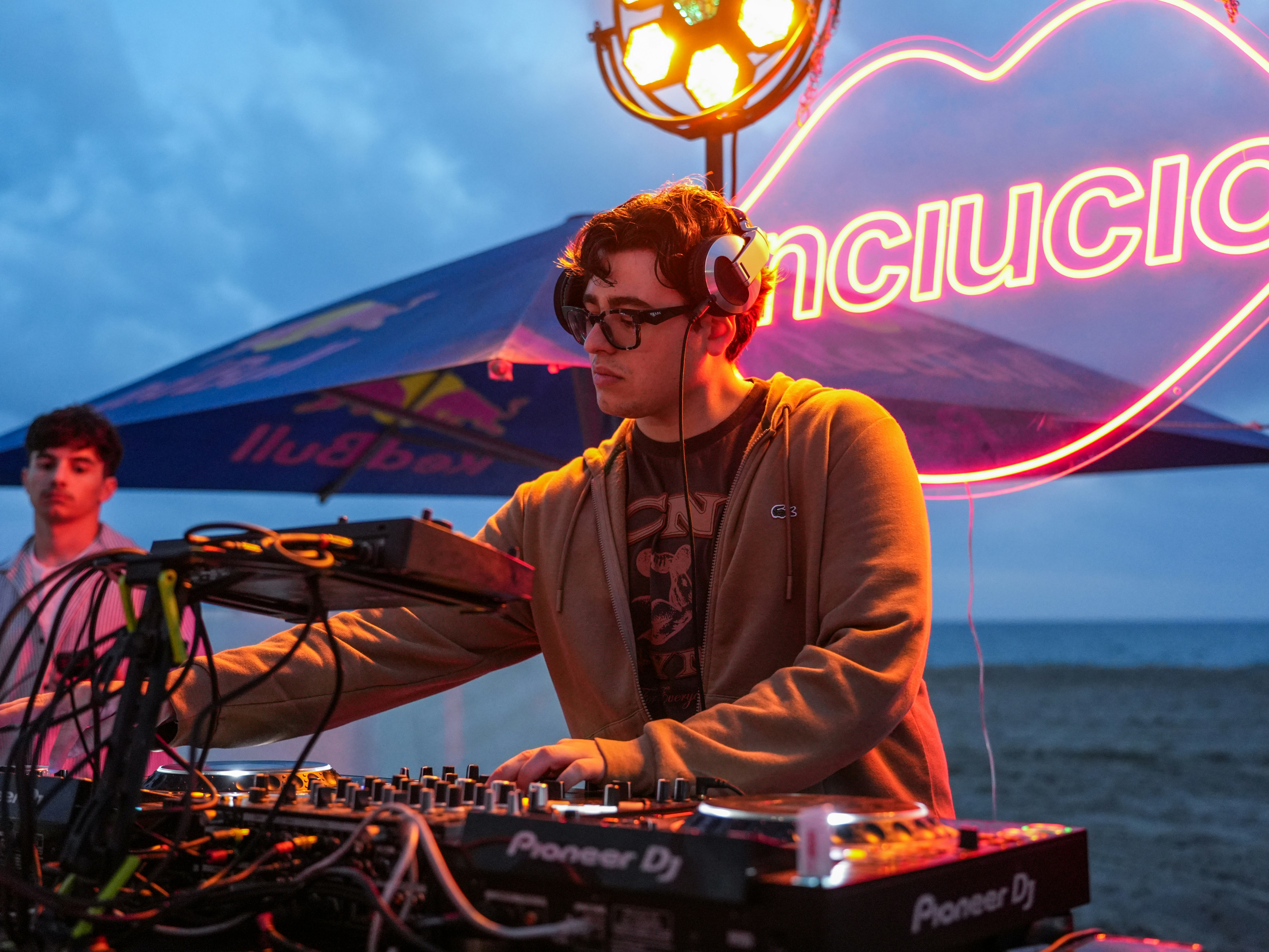 outdoor party dj