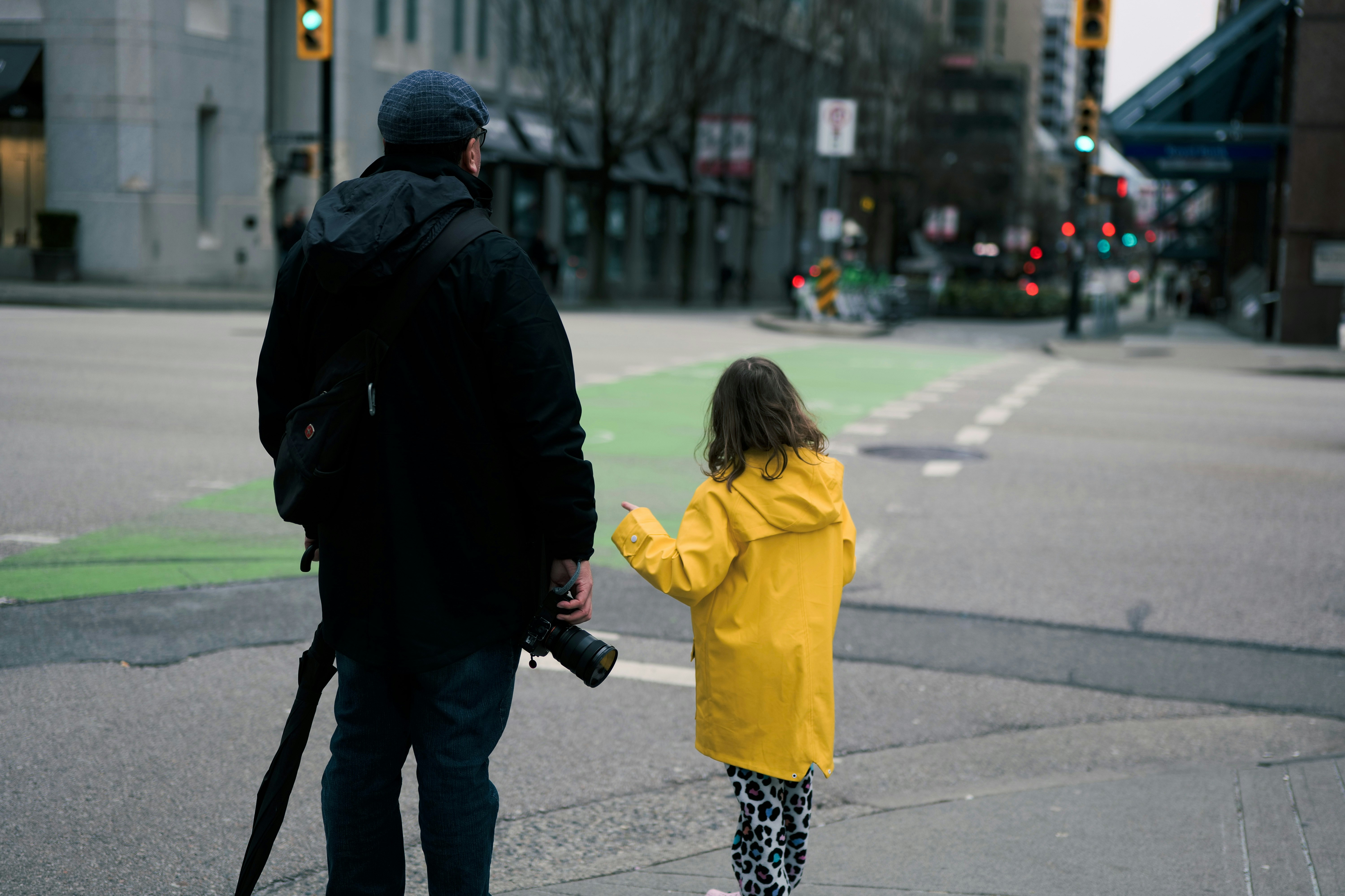 Crossing the Street: Seven Skills Children Need to Practise With an Adult