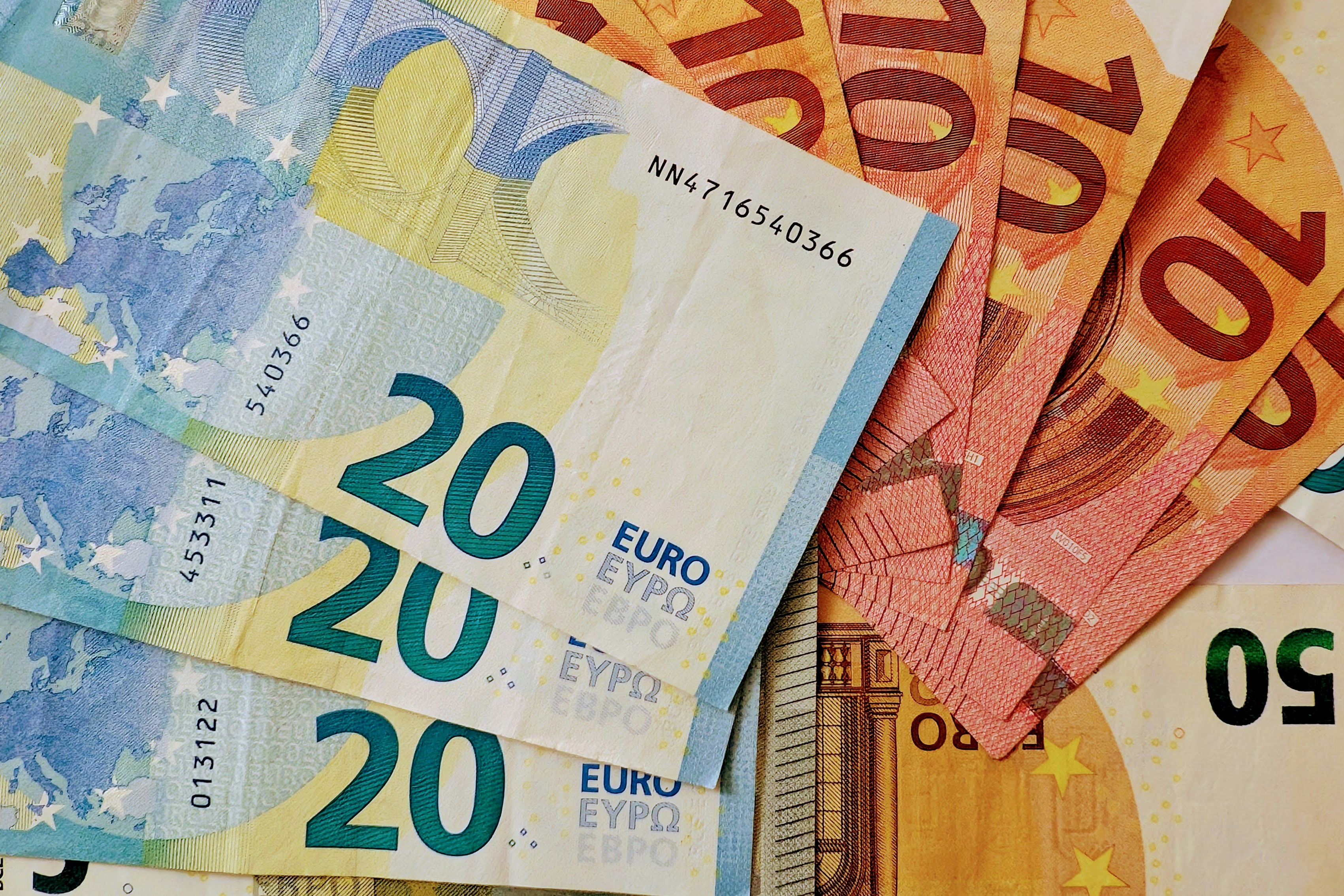 Euro Composite PMI Slides in May — Euro‑Zone Stocks and the Euro Face Near‑Term Pressure