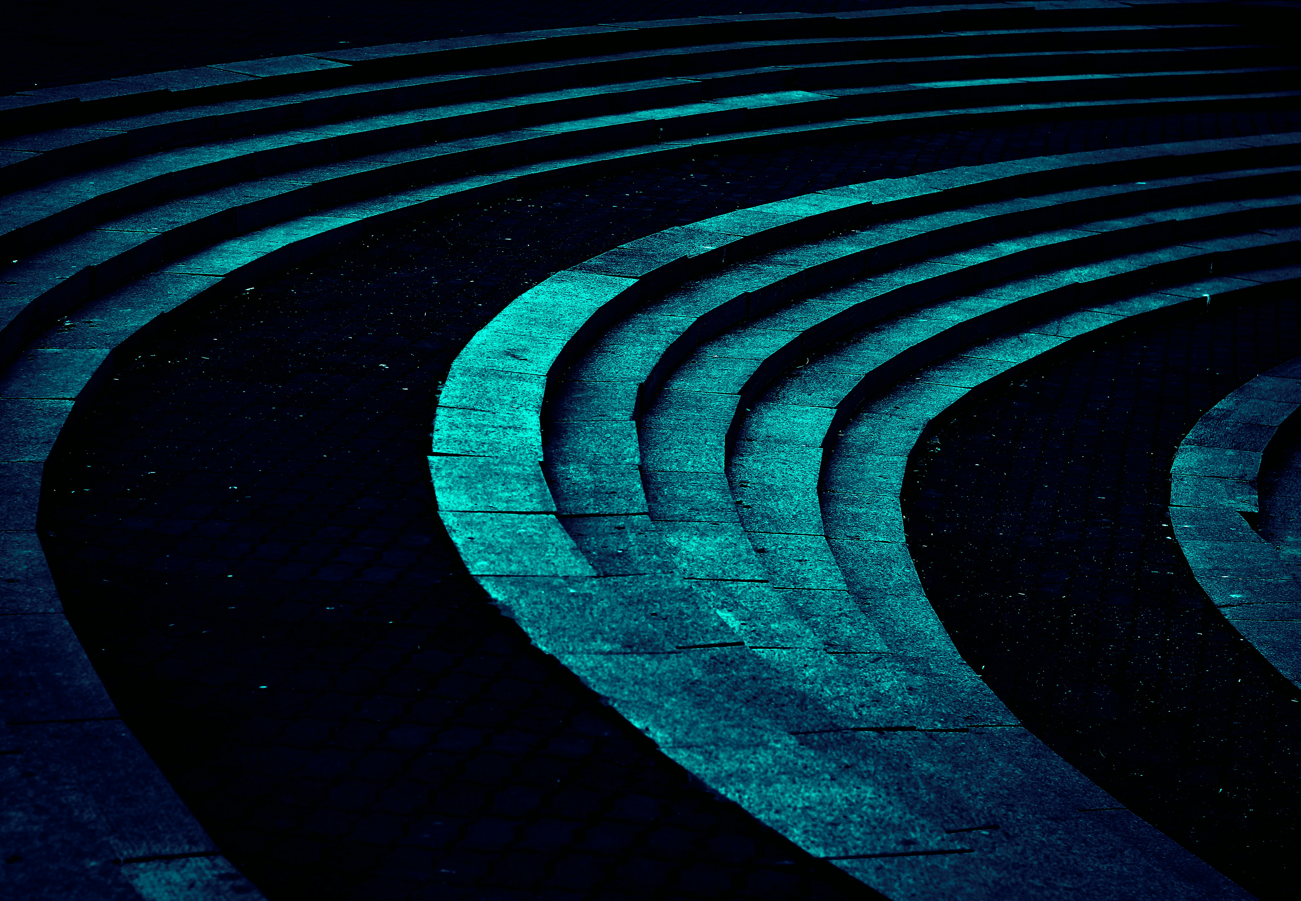 A bustling outdoor amphitheater in Northwest Arkansas showcases a live concert, reflecting regional economic vitality and modern event technology.