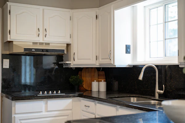 Granite kitchen countertop application