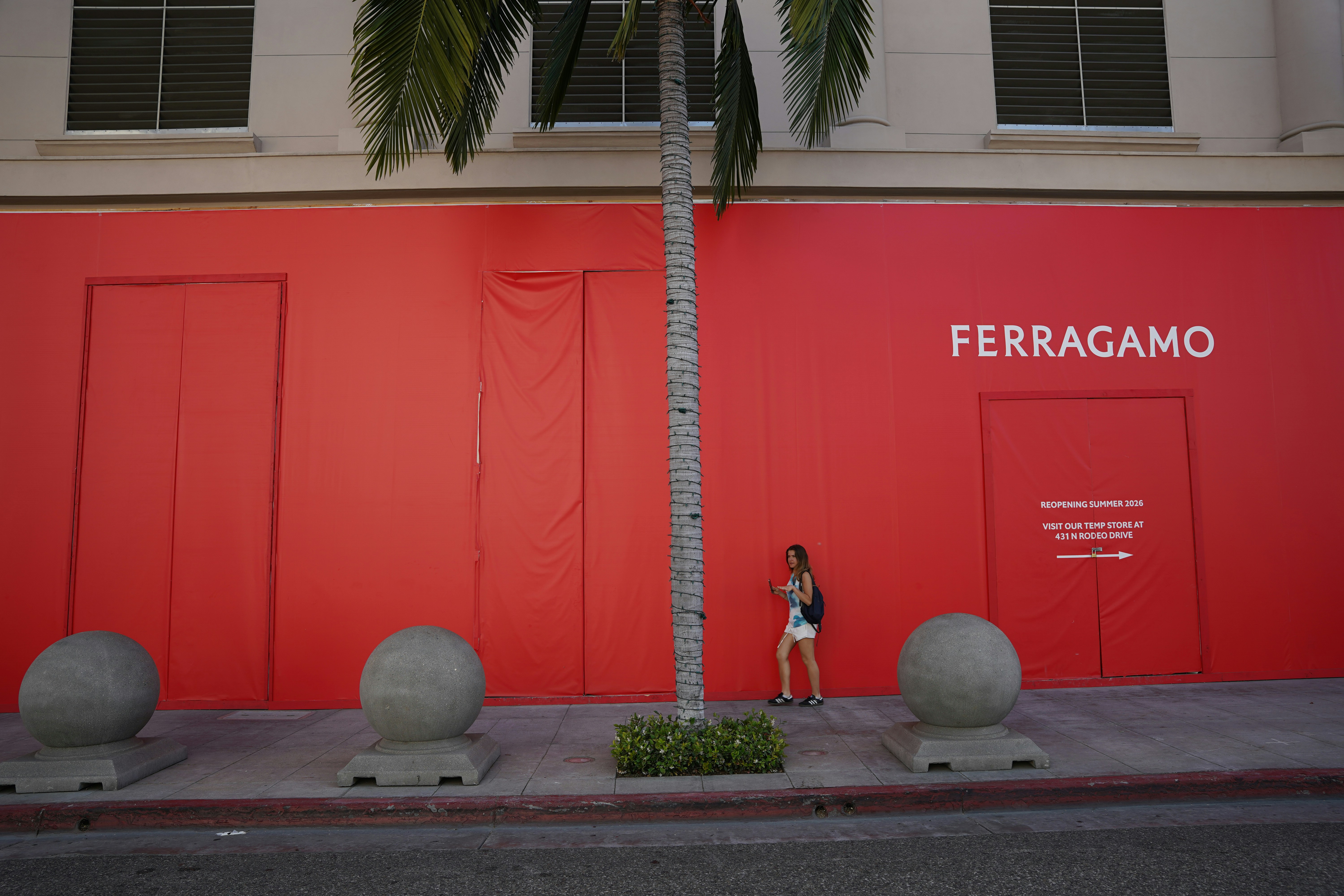 Ferragamo对话穆里尼奥揭幕传奇重塑第三篇章｜V体育官网（封面配图）