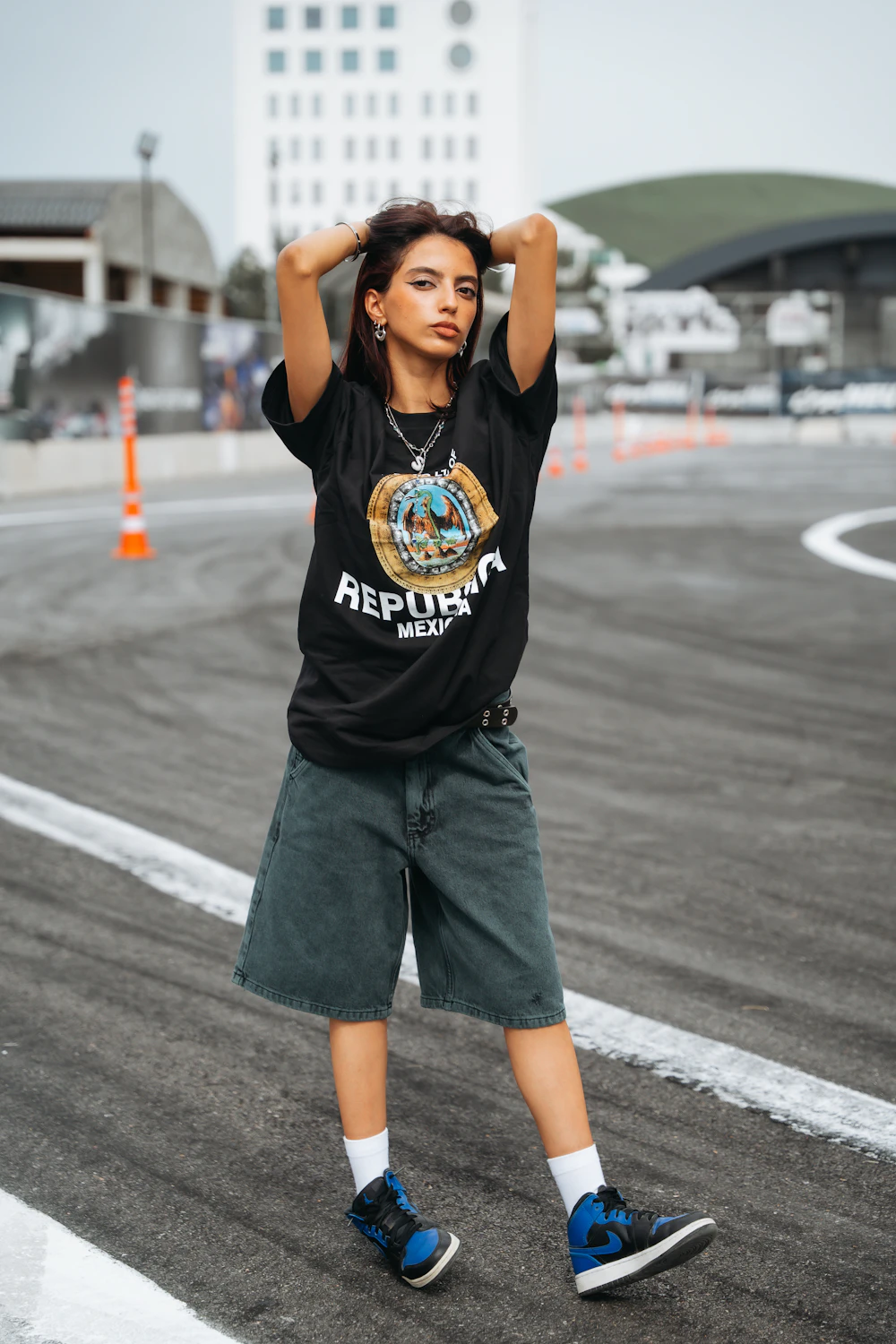 T-shirt GO-OUT di alta qualità con illustrazione originale