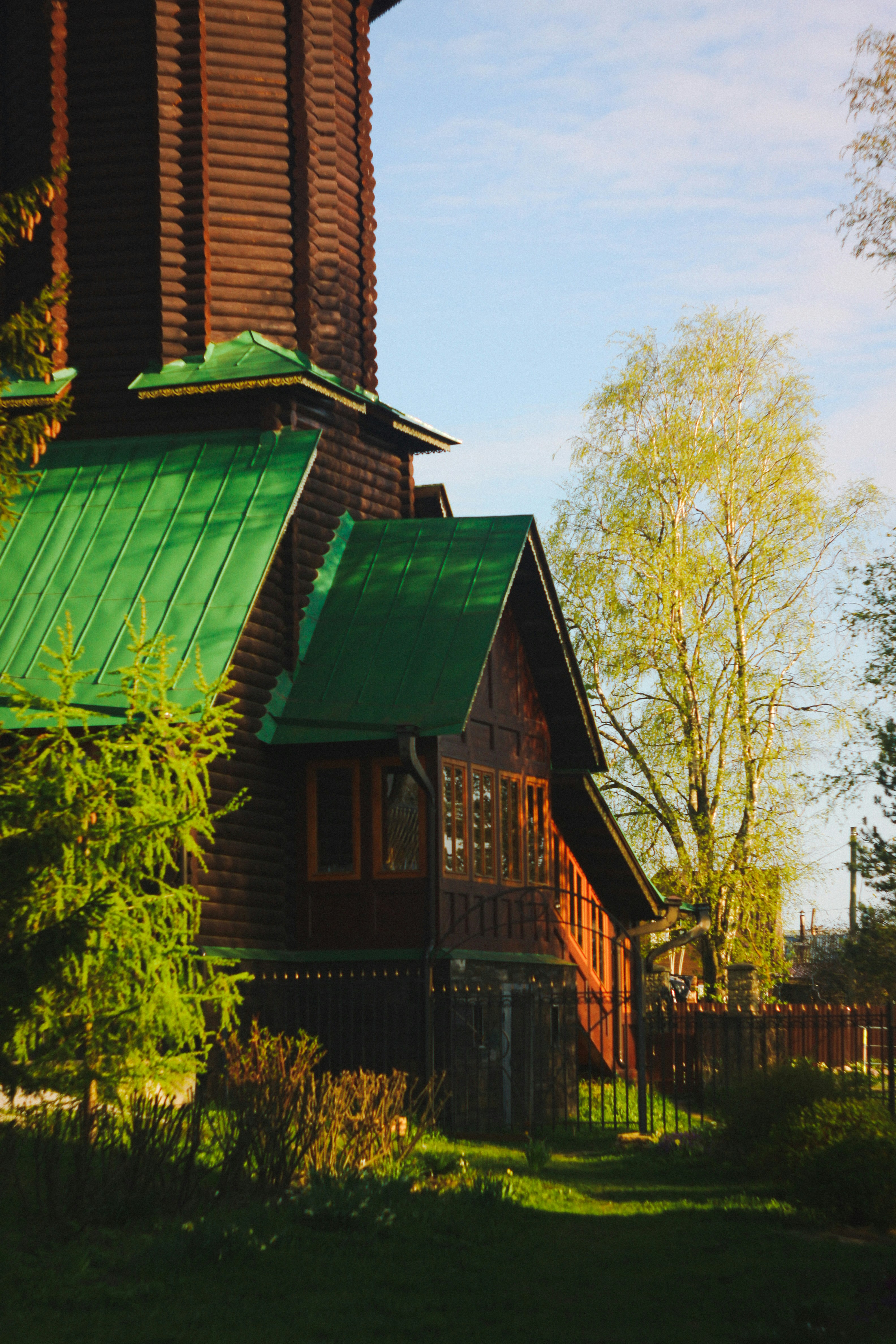 Photo by denmirov