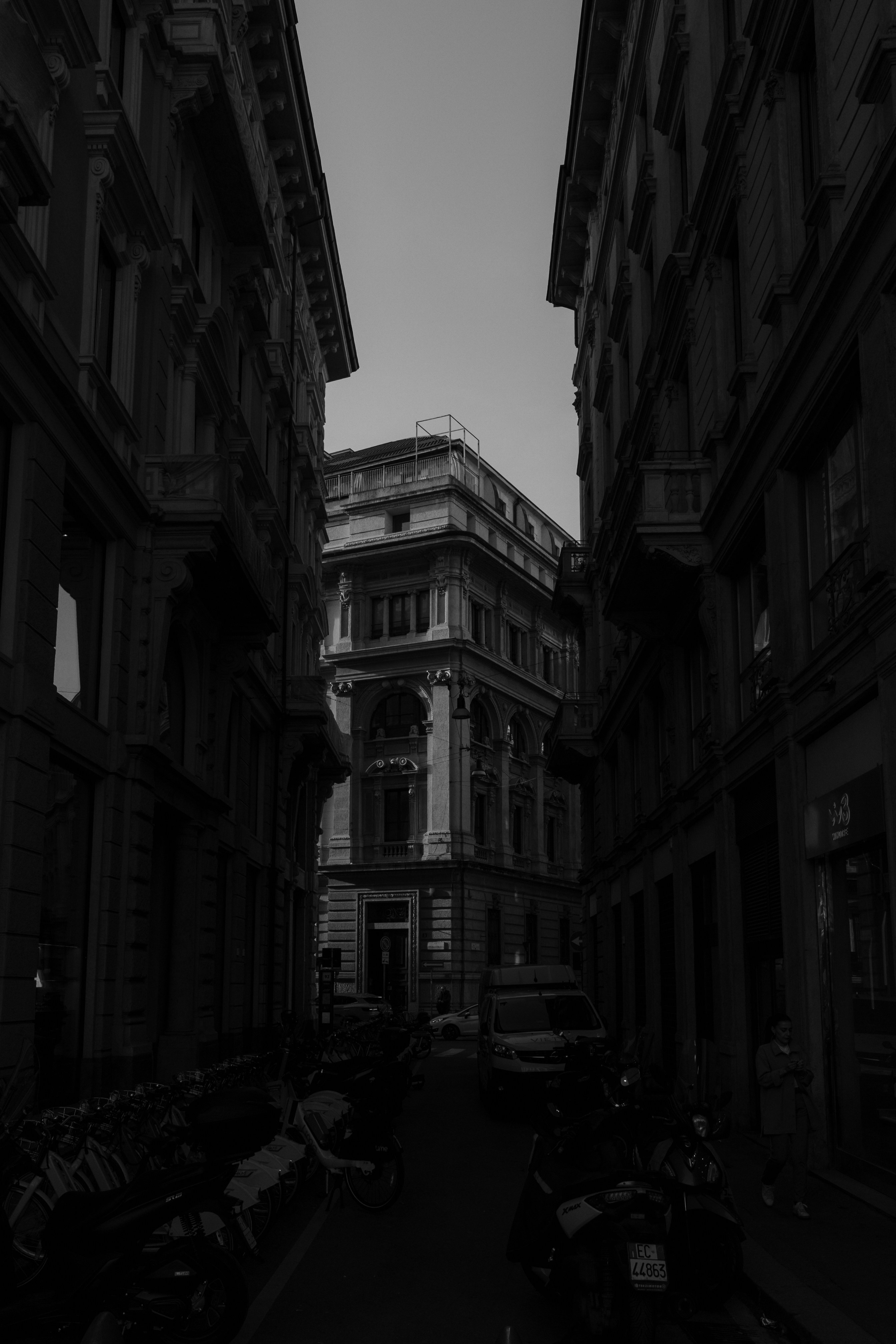 Photo by delot