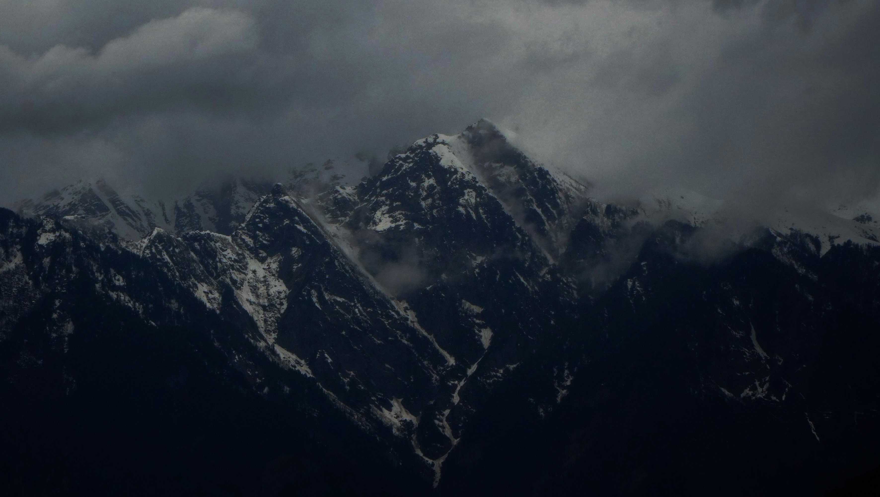 Photo by utsaa