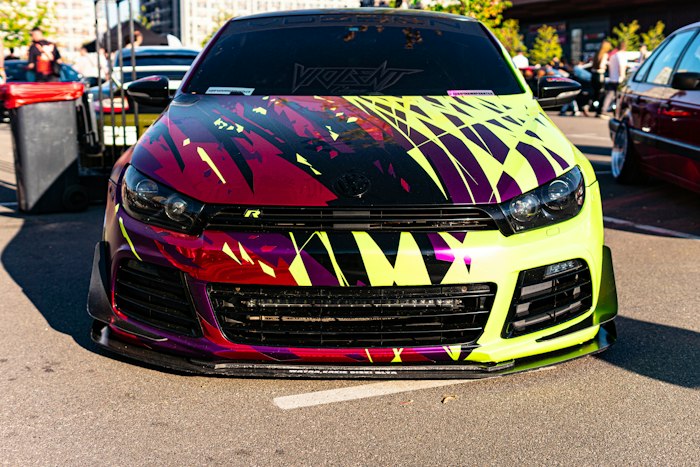 Custom split colour wrap