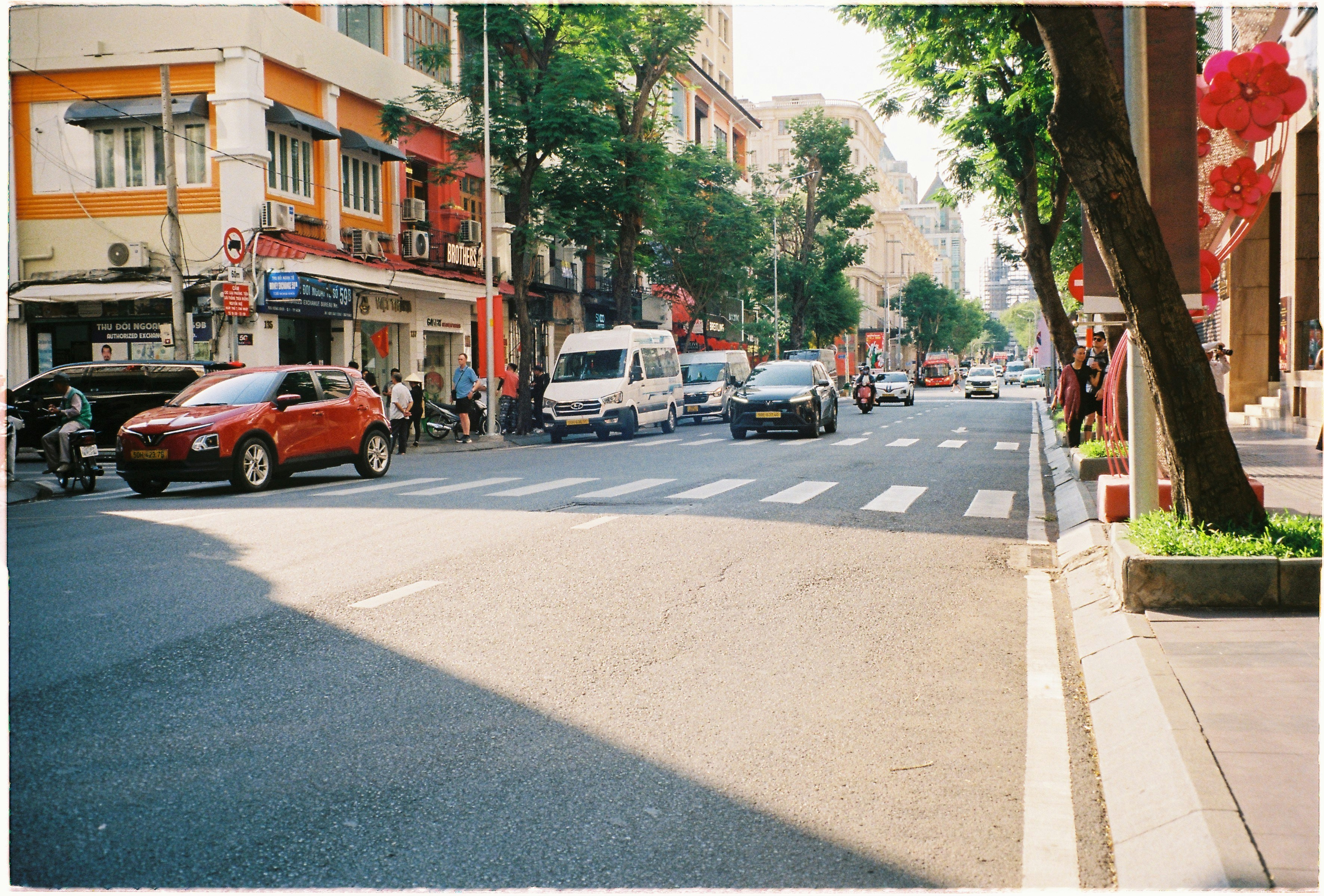 Photo by broeasied