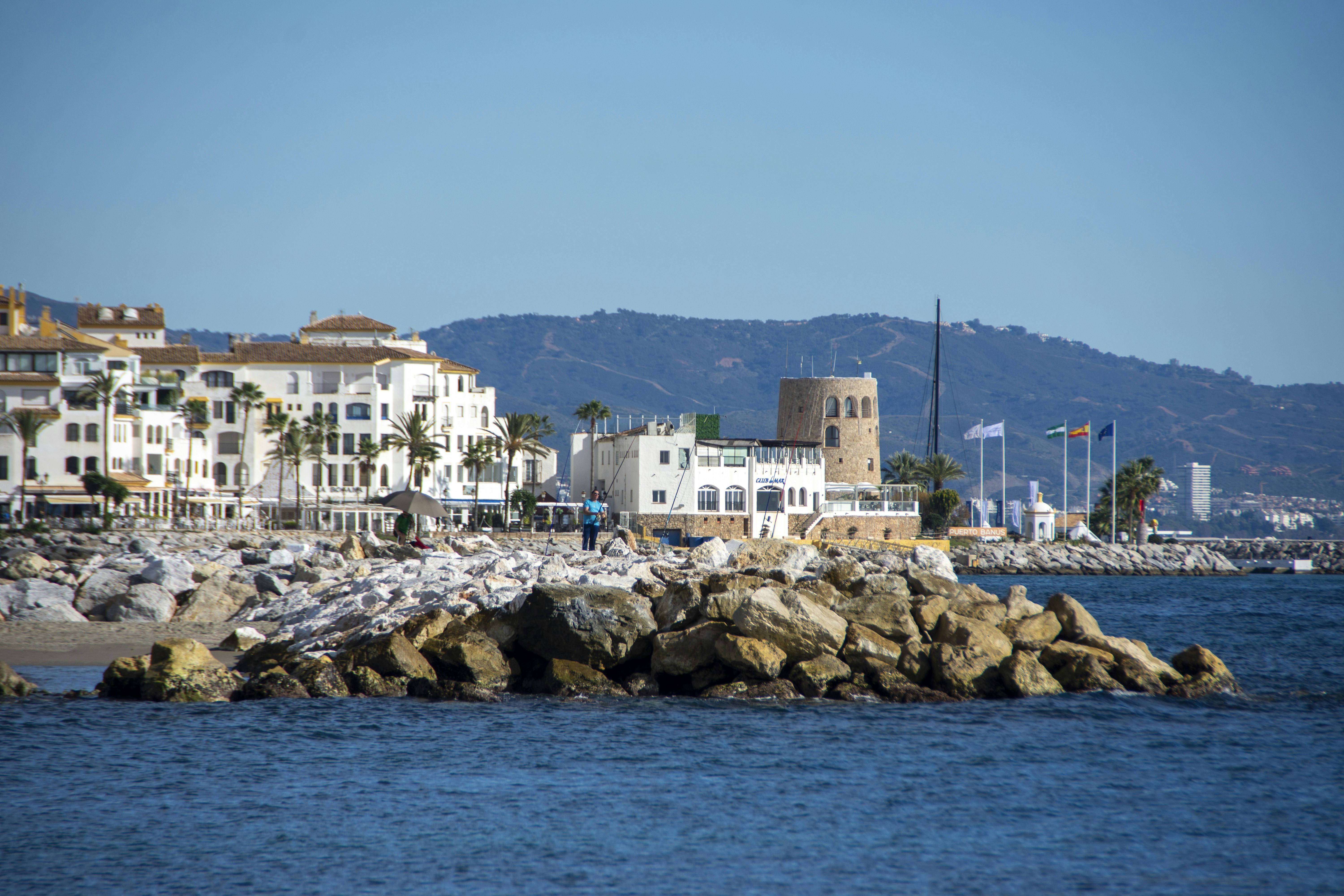 Planification fiscale en Espagne 2026 : Pourquoi la Costa del Sol surpasse le Canada et la France — Costa del Sol, Spain | Mava Signature