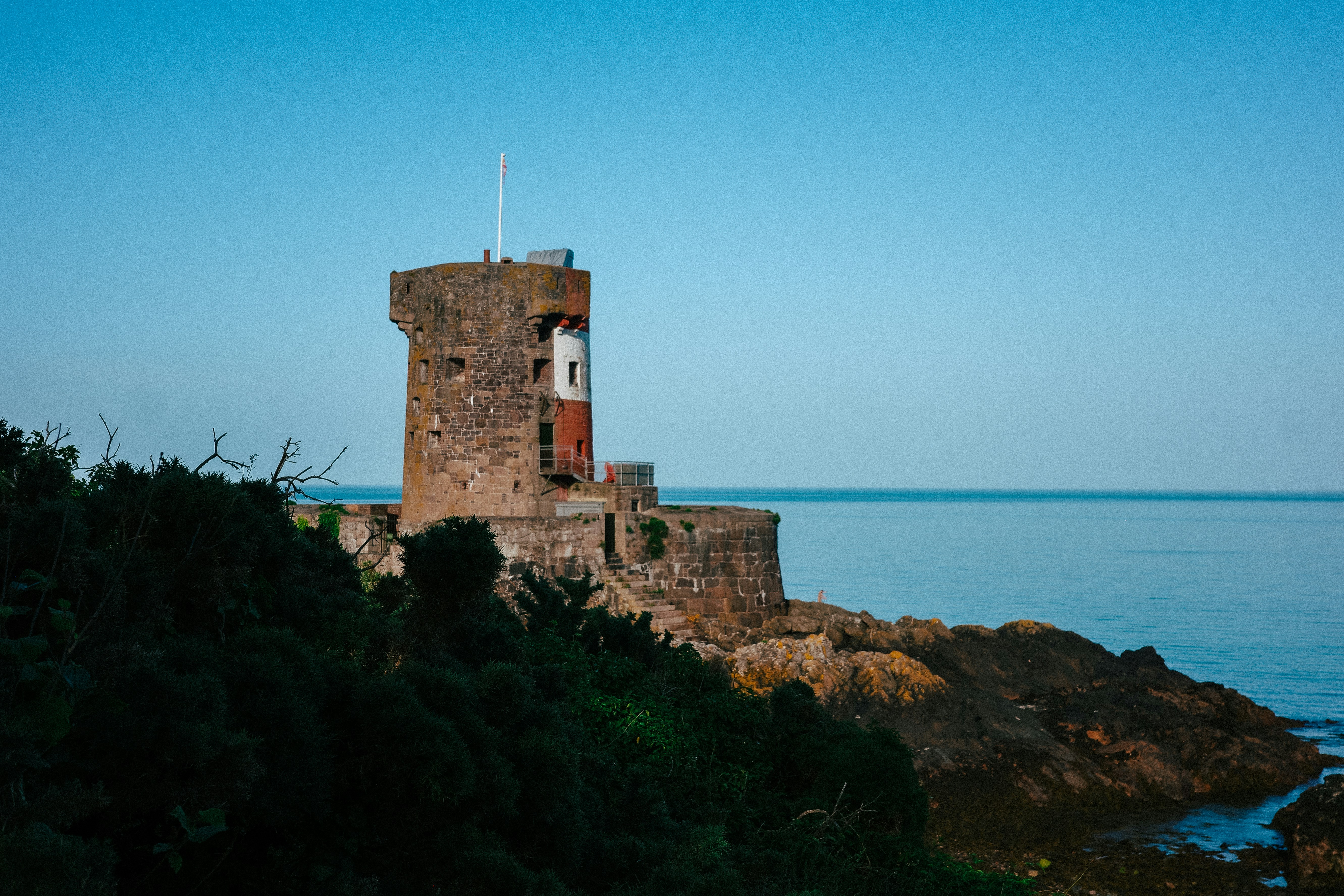 Stay online in the Jersey with a prepaid eSIM from eSIMlii. Instant activation, no roaming charges, and reliable coverage.