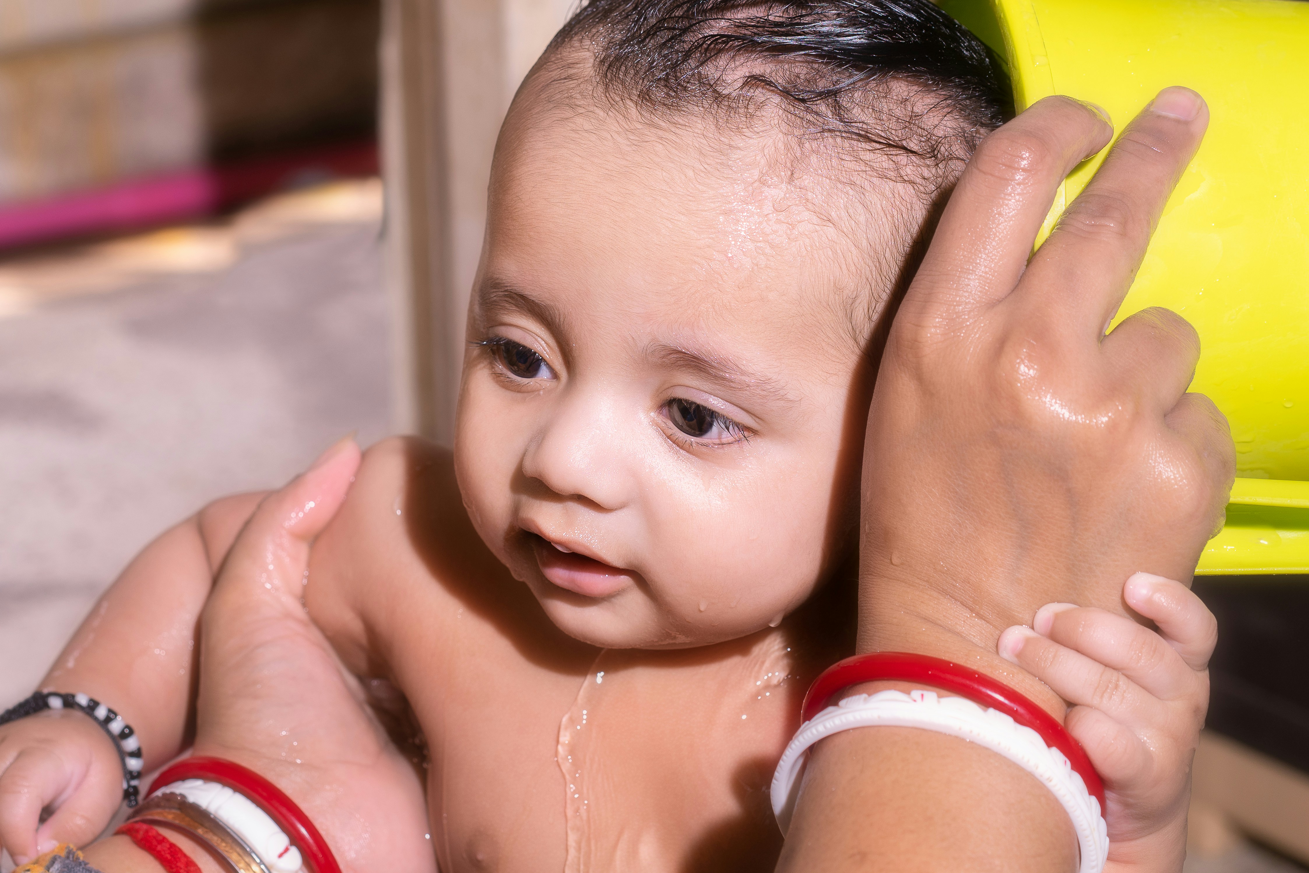 mother newborn hair care, wallpaper, Rambut Rontok setelah Melahirkan: Penyebab & Cara Mengatasinya 6