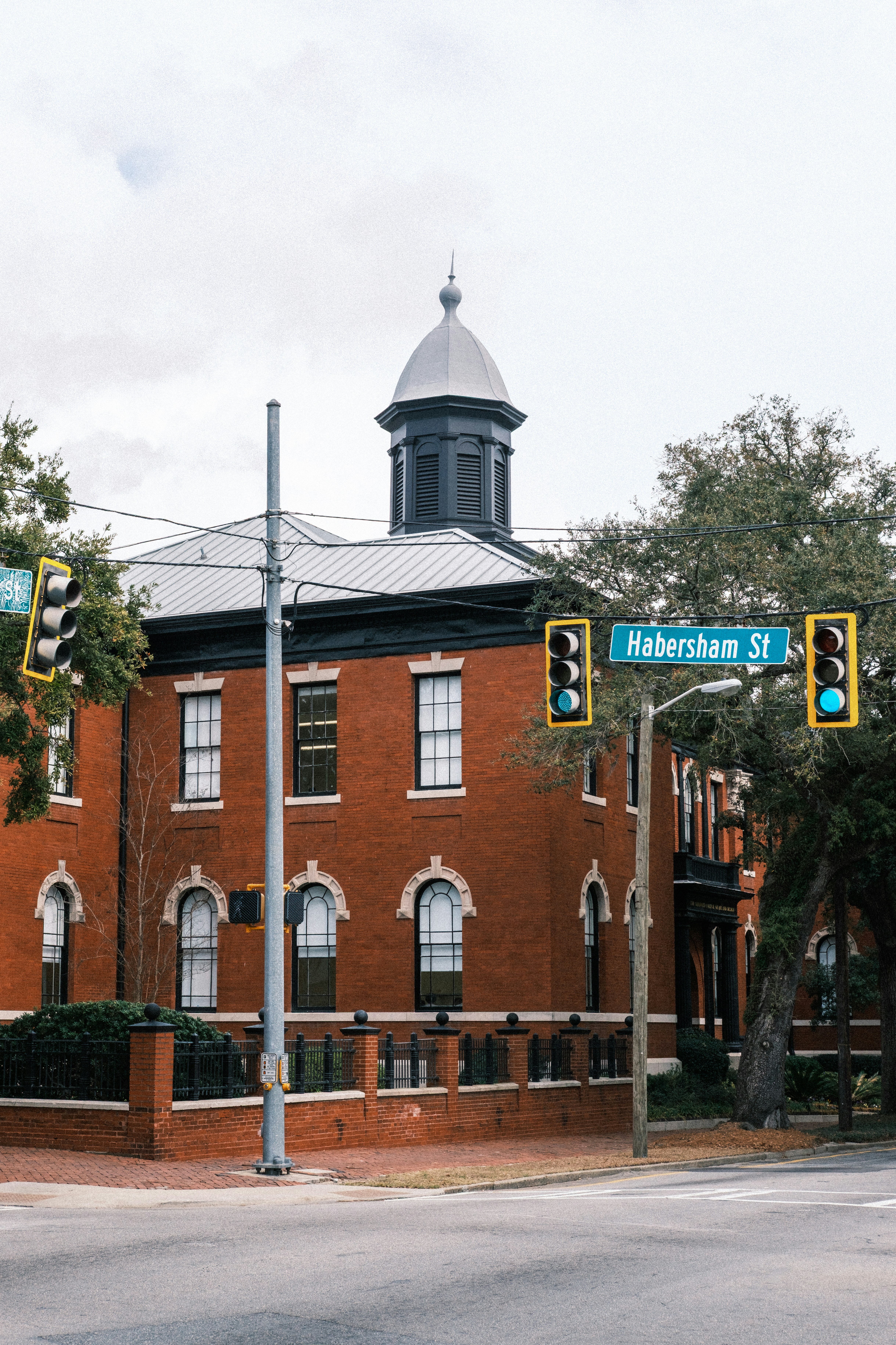 Who Qualifies: Income Thresholds, Prohibited Activities, and Edge Cases