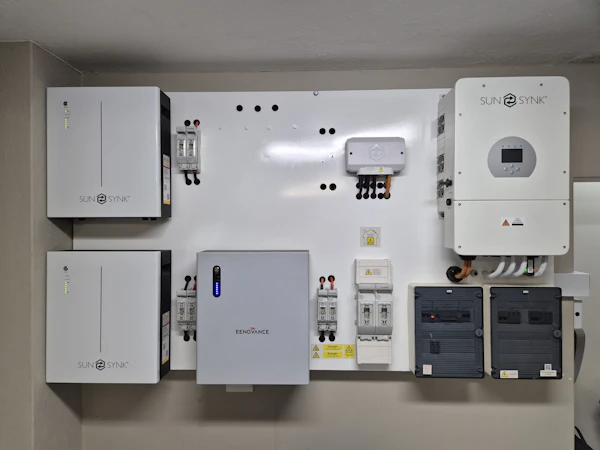 Home battery storage system with inverter for solar energy