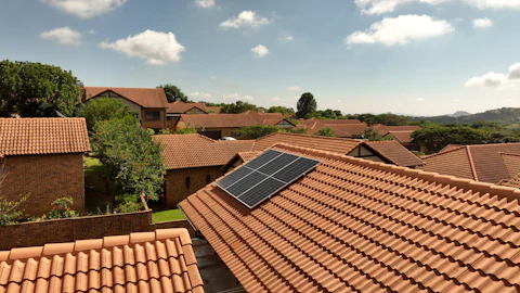 Casa com placas solares