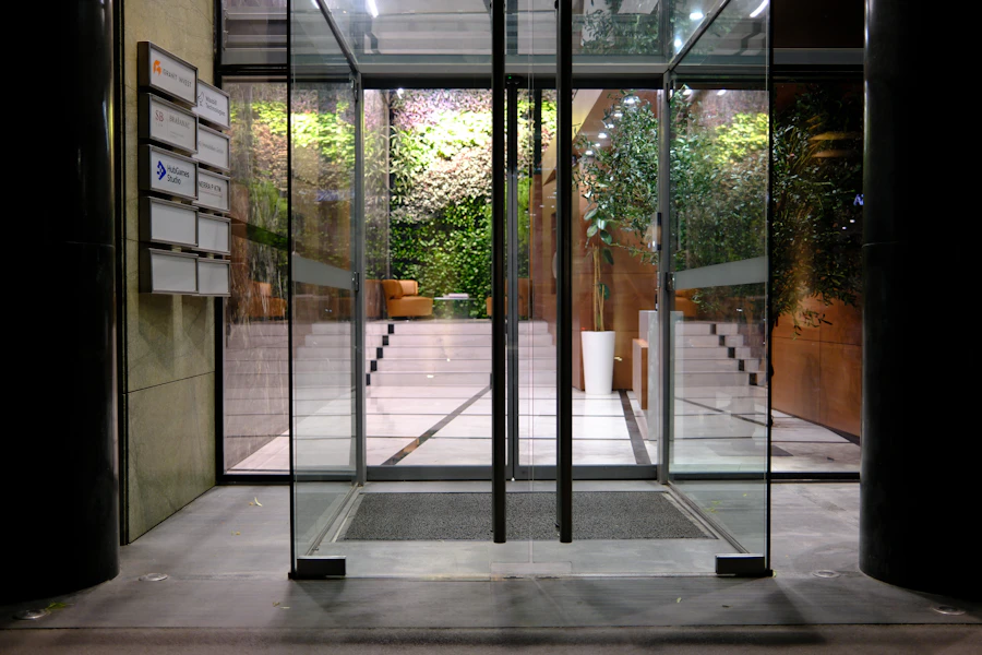 Puertas de cristal templado hacia el jardín