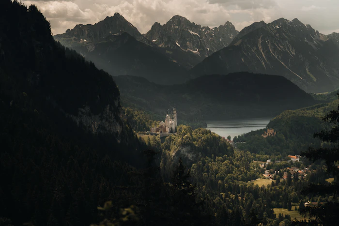 Lago y montañas de los Alpes bávaros