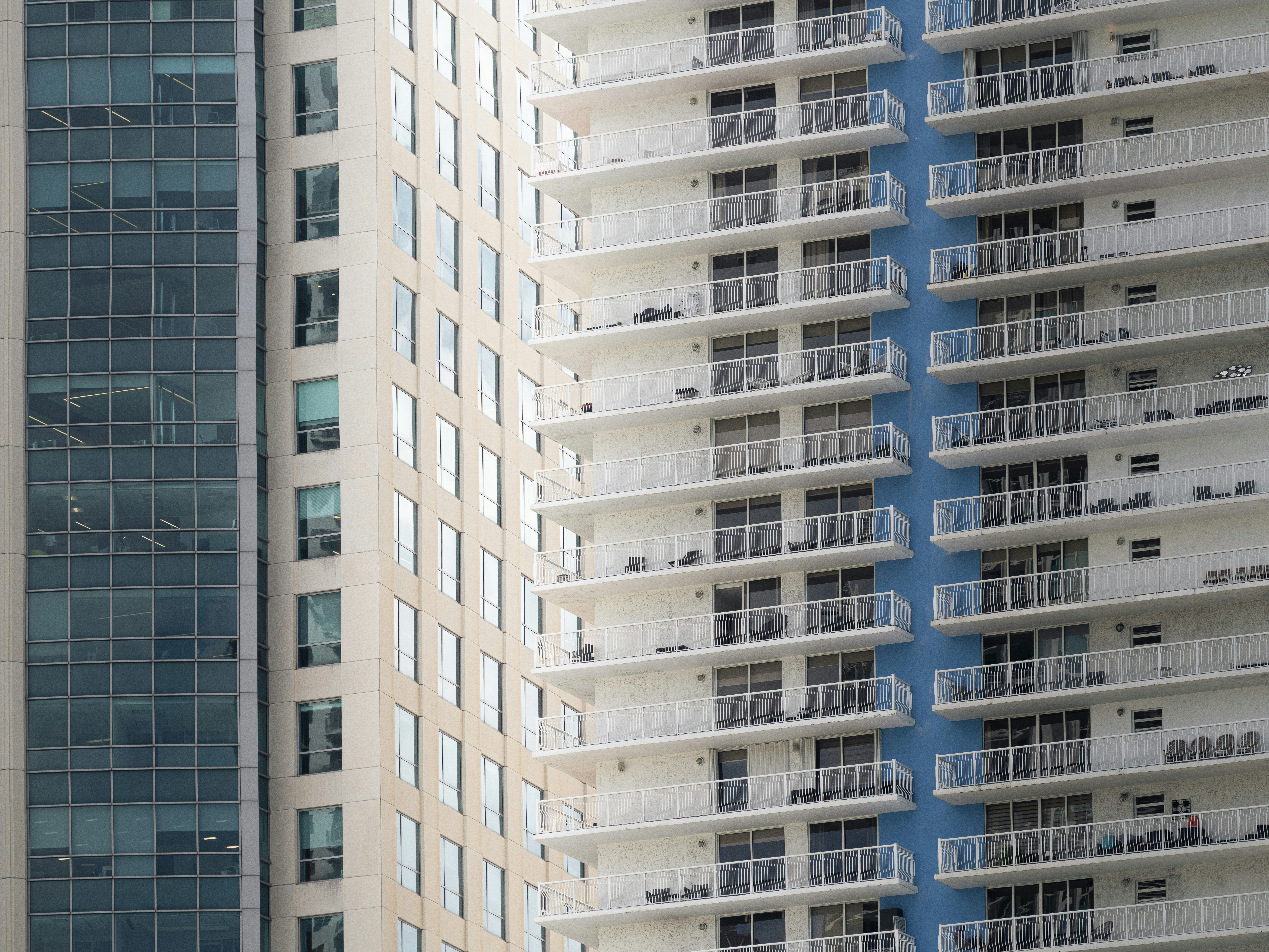 Fachada de prédio residencial de alto padrão