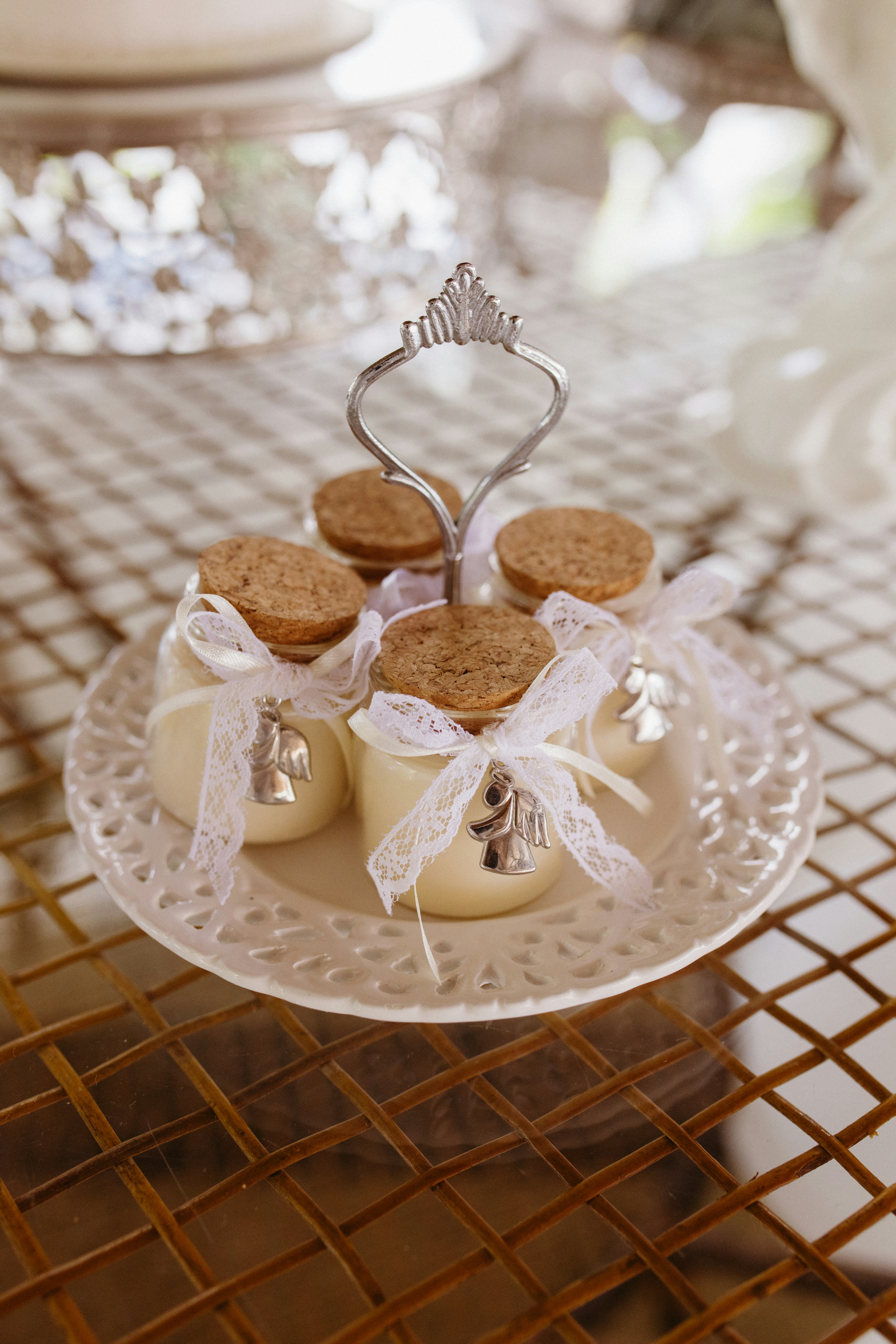 elegant wedding gift table, wallpaper, Organize Your Wedding Gifts and Cards: Top Stress-Free Tips 4