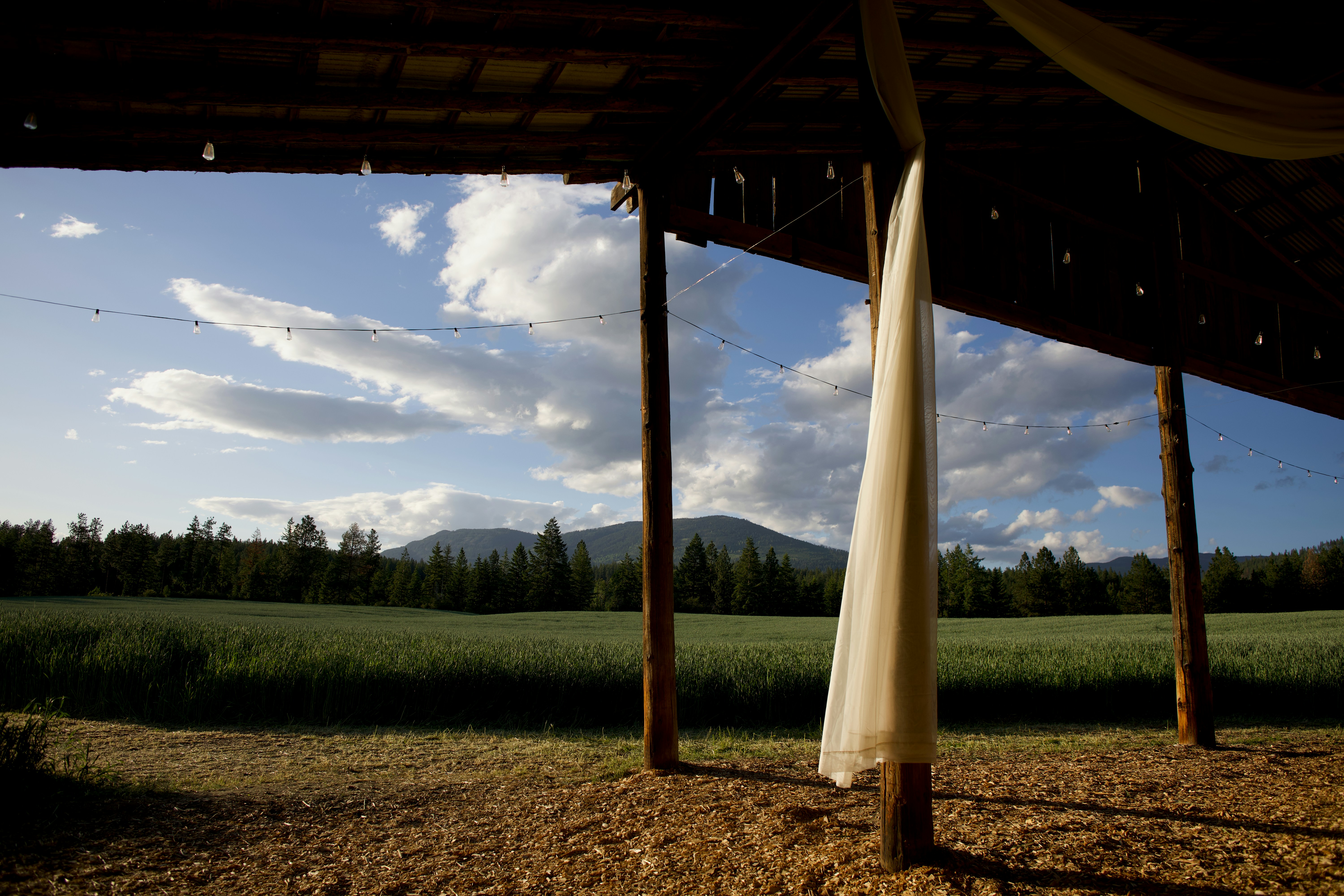 rustic barn wedding landscape, wallpaper, Country Wedding Timeline Checklist: A Comprehensive Planning Guide 6