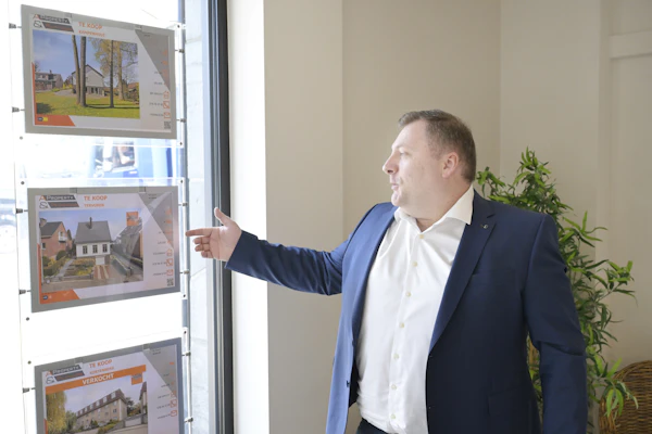 Why So Many Real Estate Agent Websites Fail on Mobile (and How to Fix It)