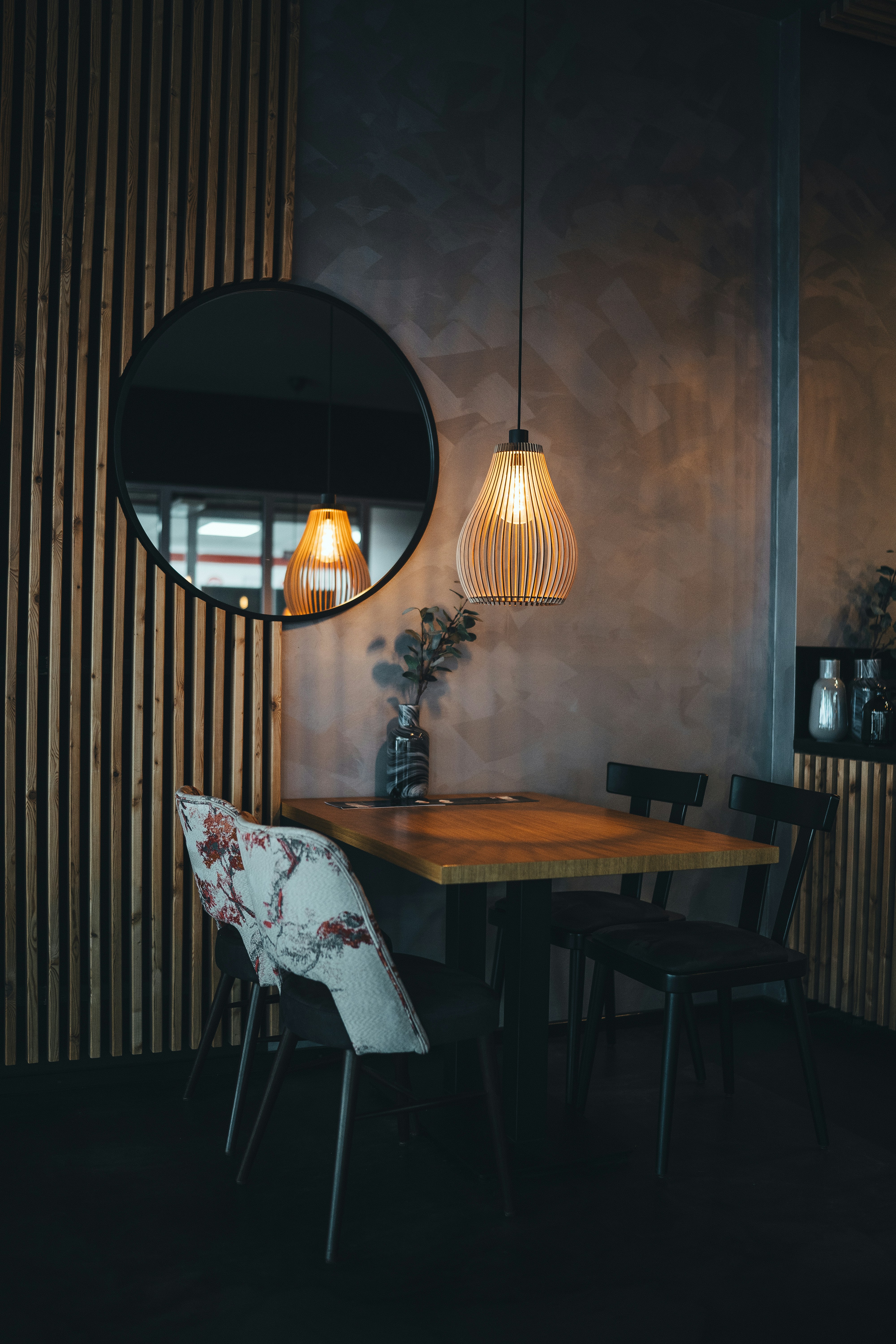 How to Design Dining Room with Mirrors, wallpaper, Design Dining Room with Mirrors: Expert Tips for Every Space 4