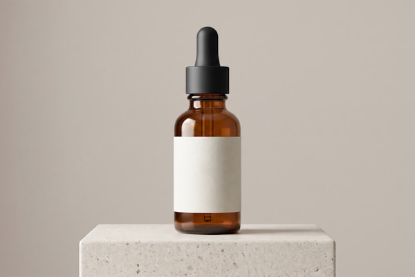 Vellum Retinaldehyde 0.3% amber glass dropper bottle