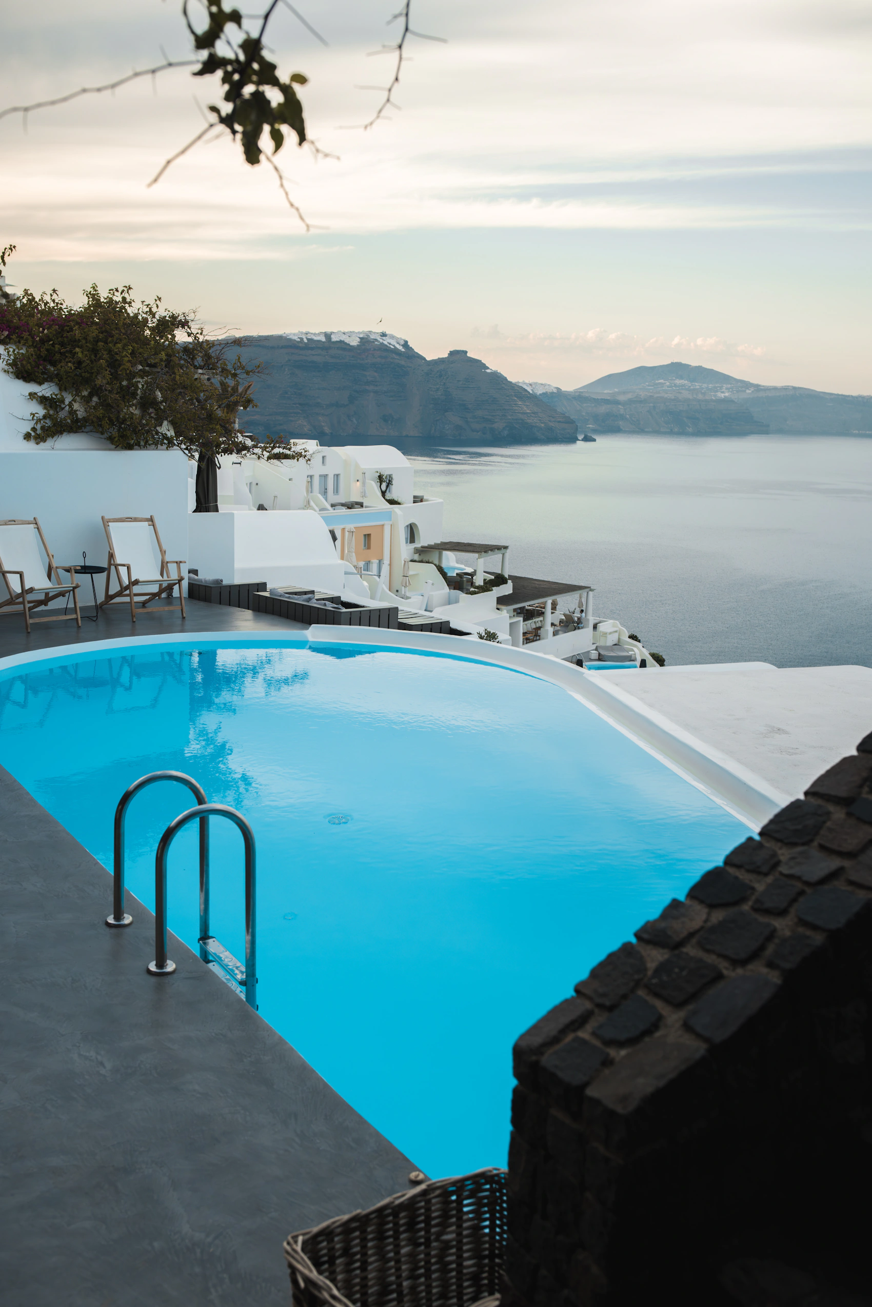 Santorini infinity pool overlooking the Aegean Sea