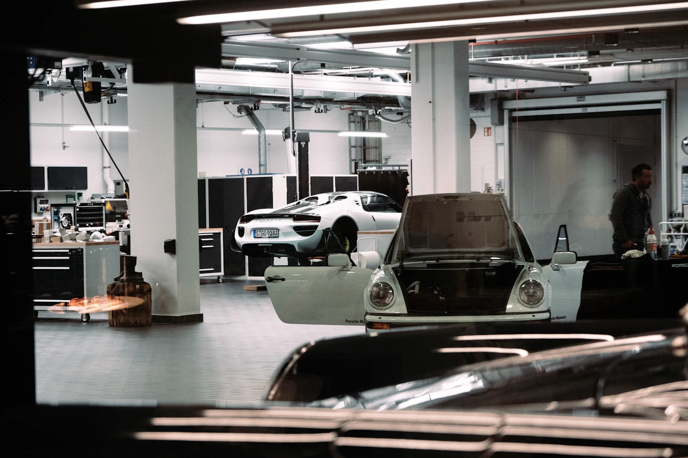 Automotive workshop reference image