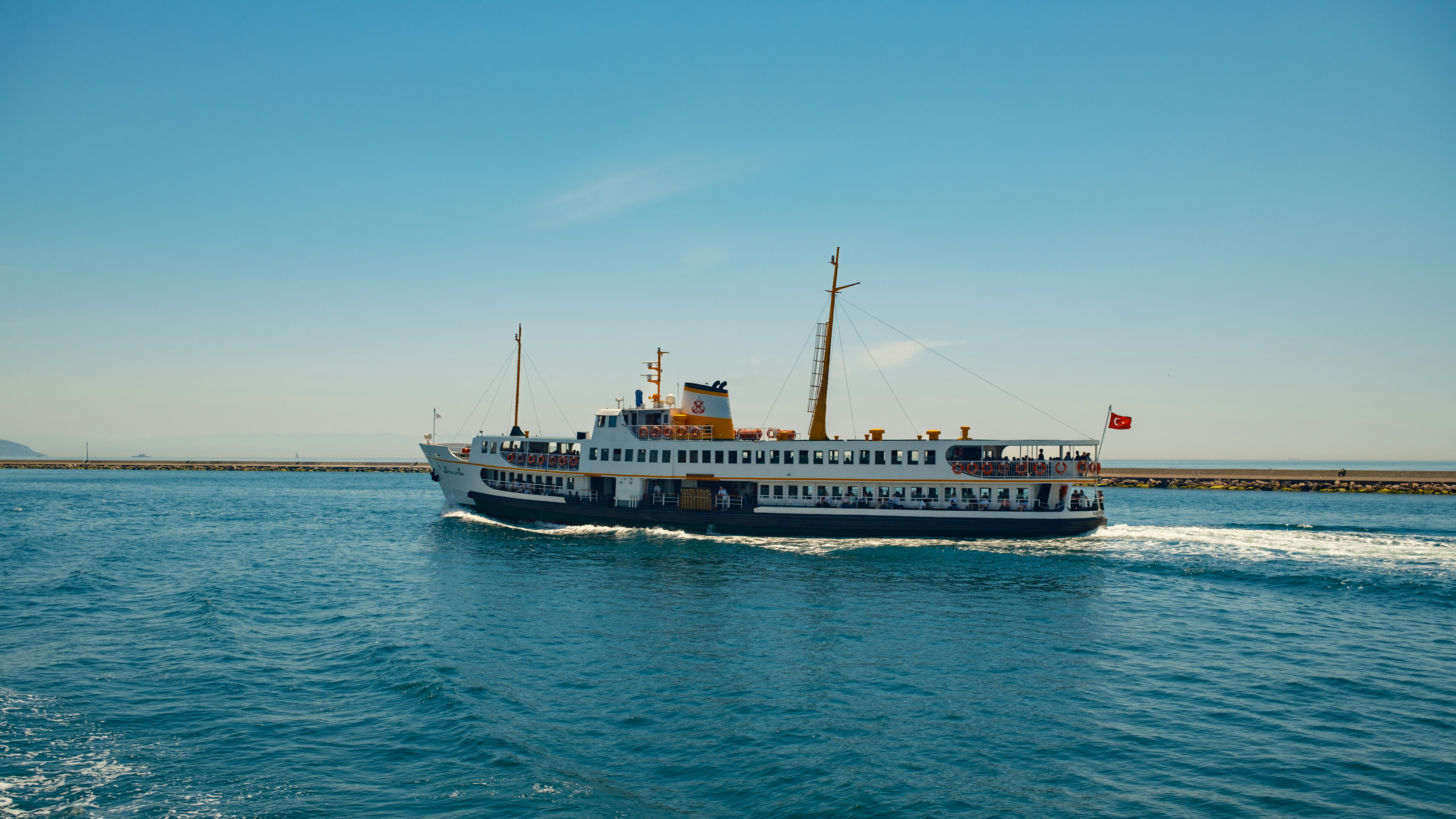 Photo by irfansimsar