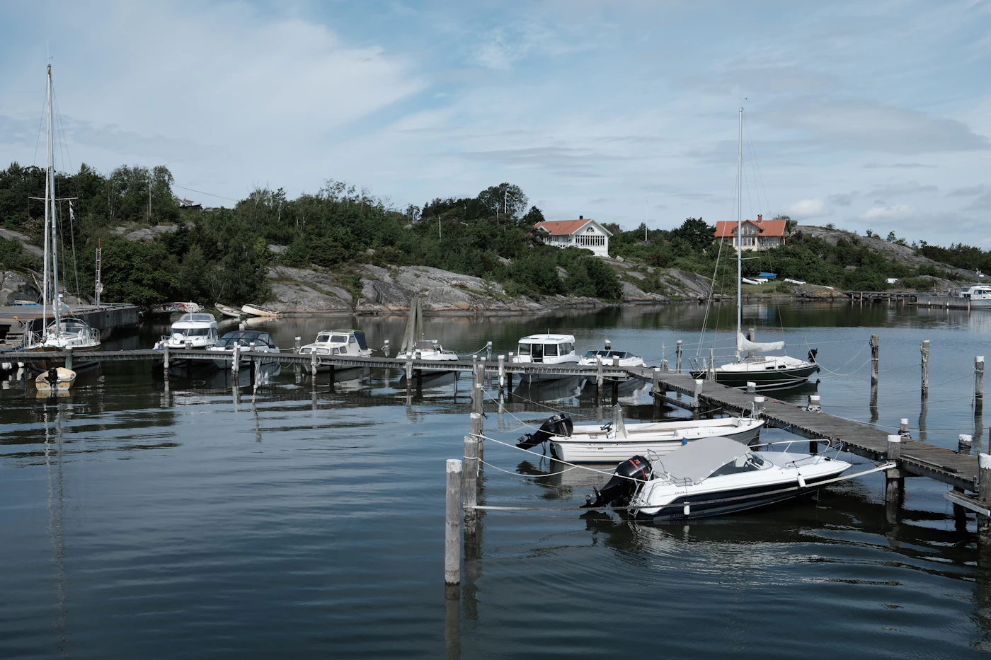 Der Hafen von Mariehamn mit Segelschiffen im Åland-Archipel