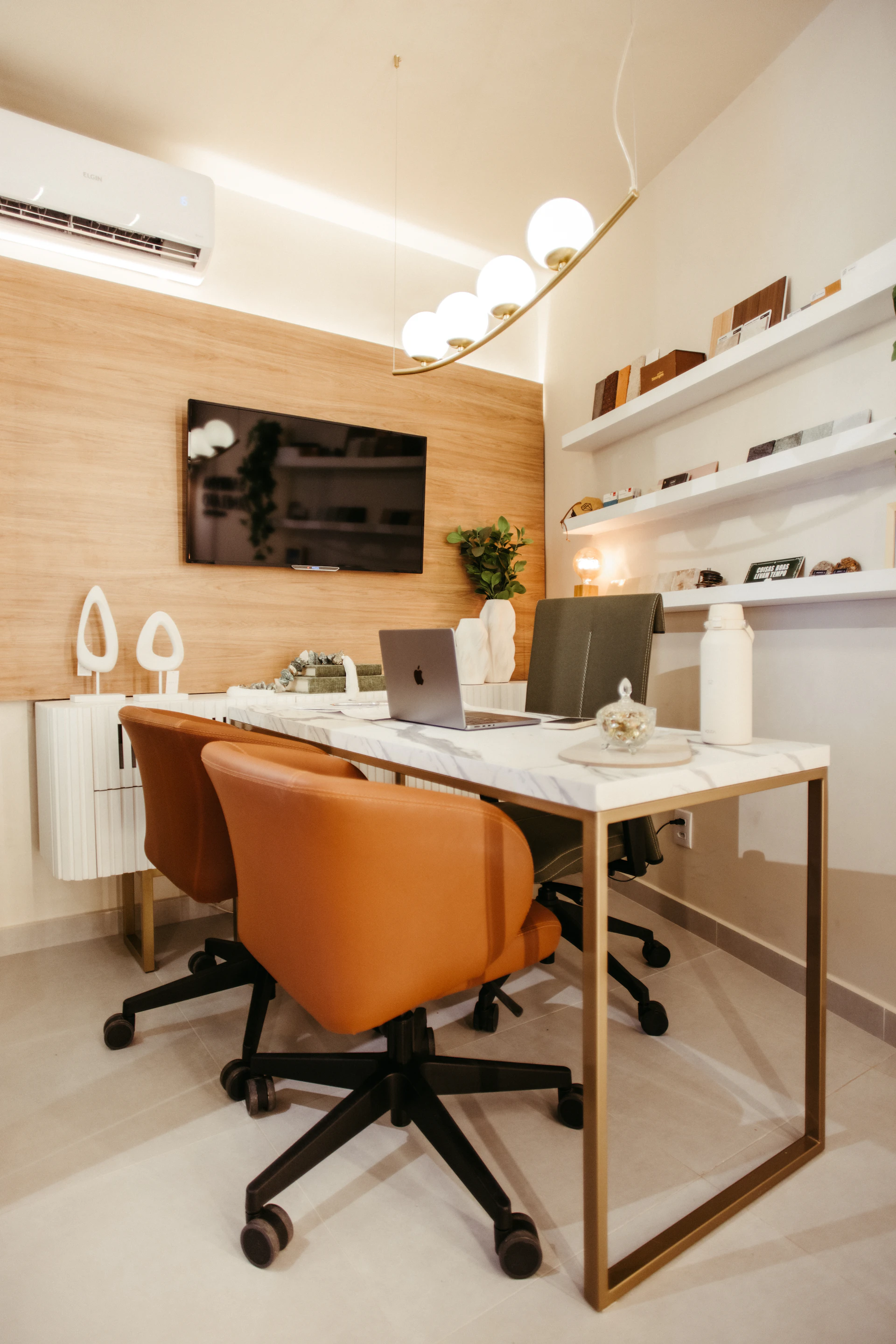 Modern luxury executive office interior with marble desk and premium finishes by Nikken Moller