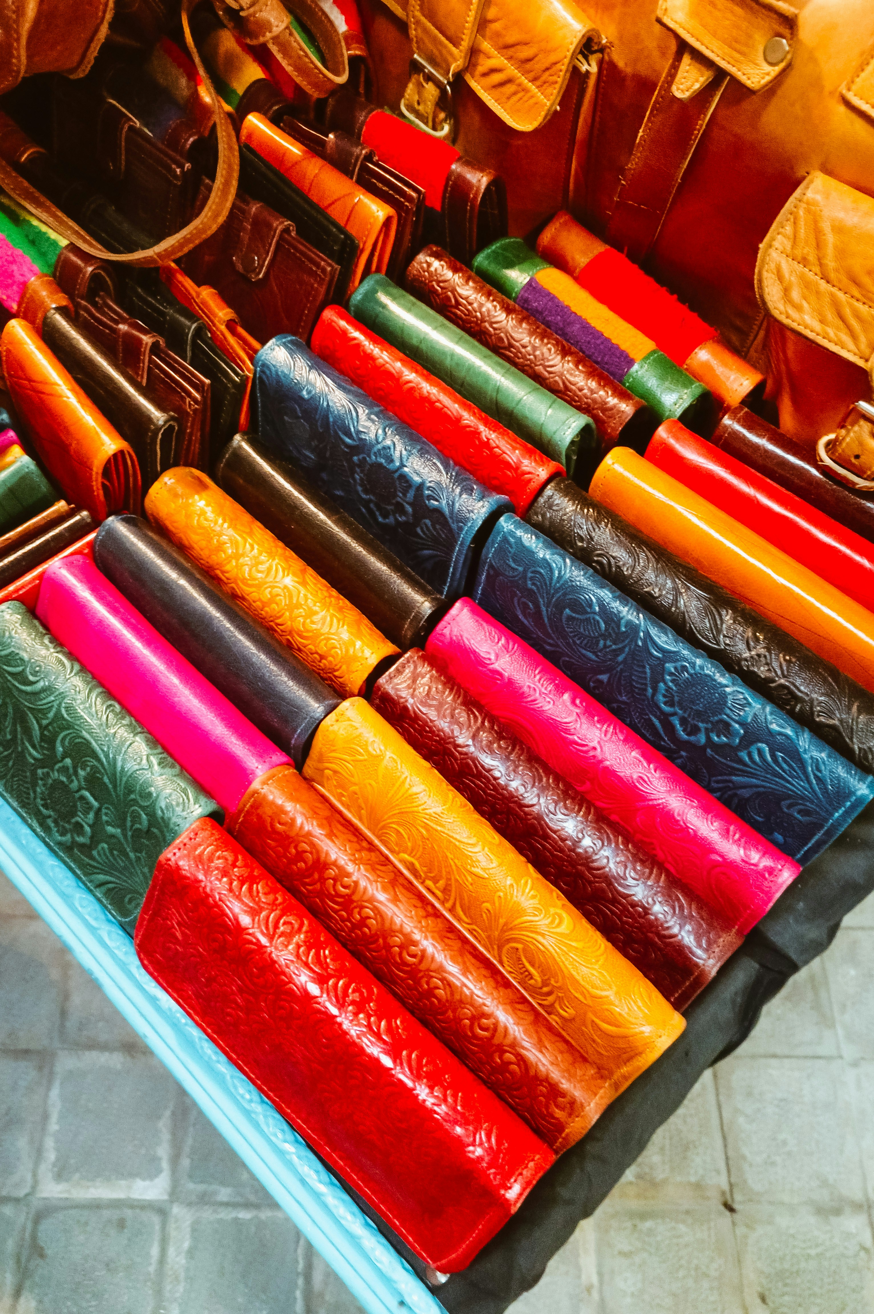 Stylish & Spacious Wallet - 10 Colours, Multiple Pockets & Hand Strap