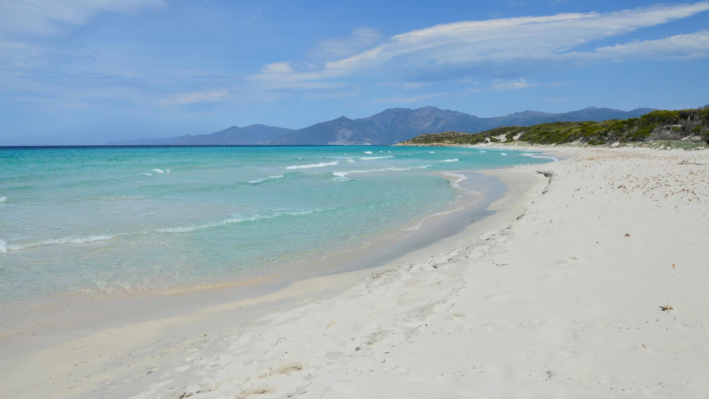Der türkisfarbene Grace Bay Beach auf Providenciales
